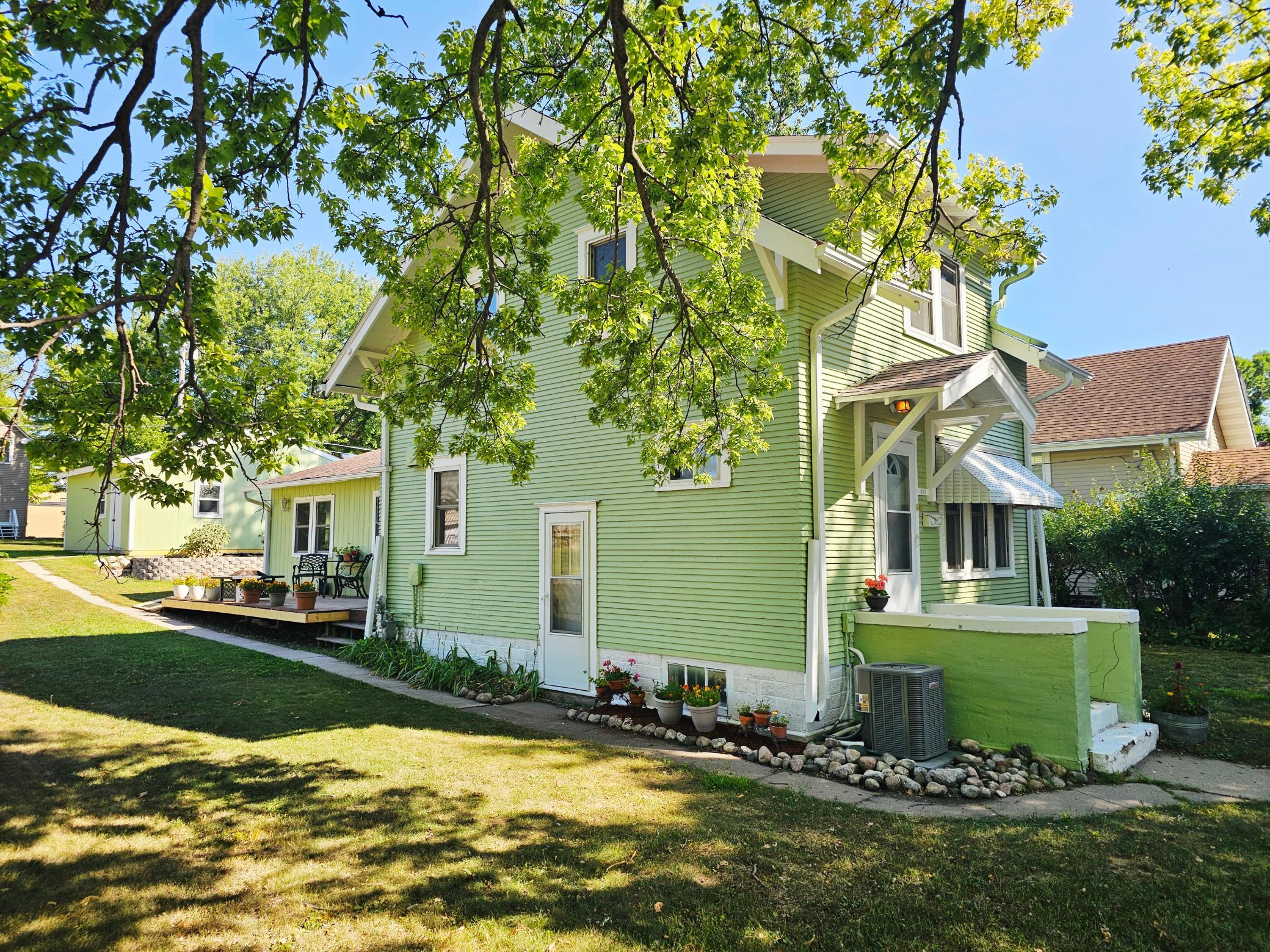 822 4th Avenue Property Photo 3