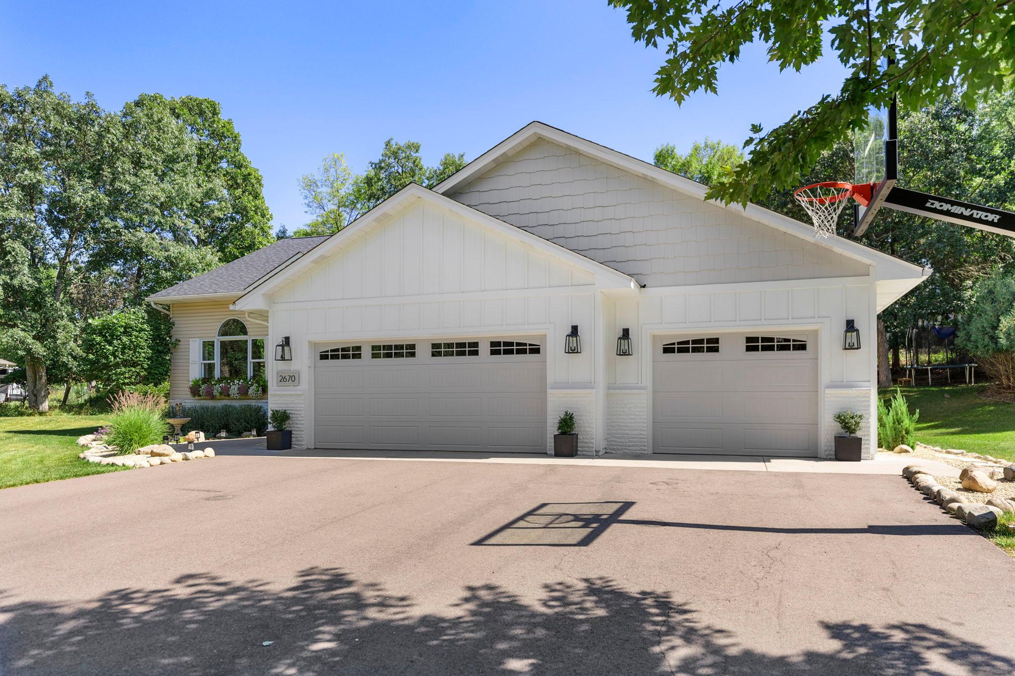 2670 E Rum River Drive S Property Photo 1