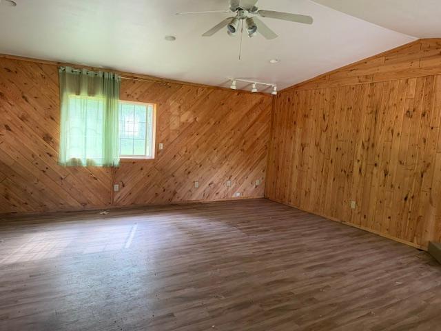 1440 250th Street Property Photo 13