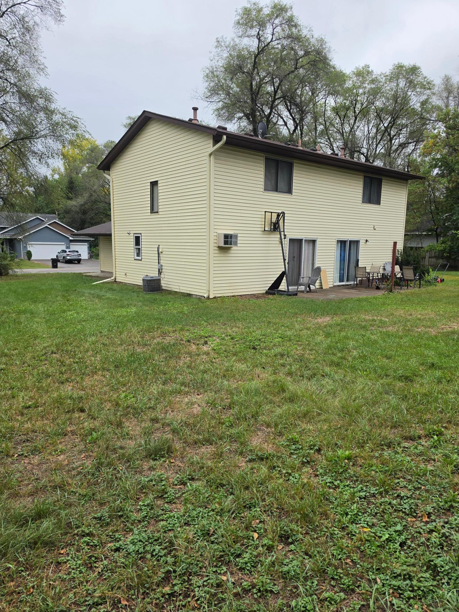 9310,12 Ryan Place Property Photo 2