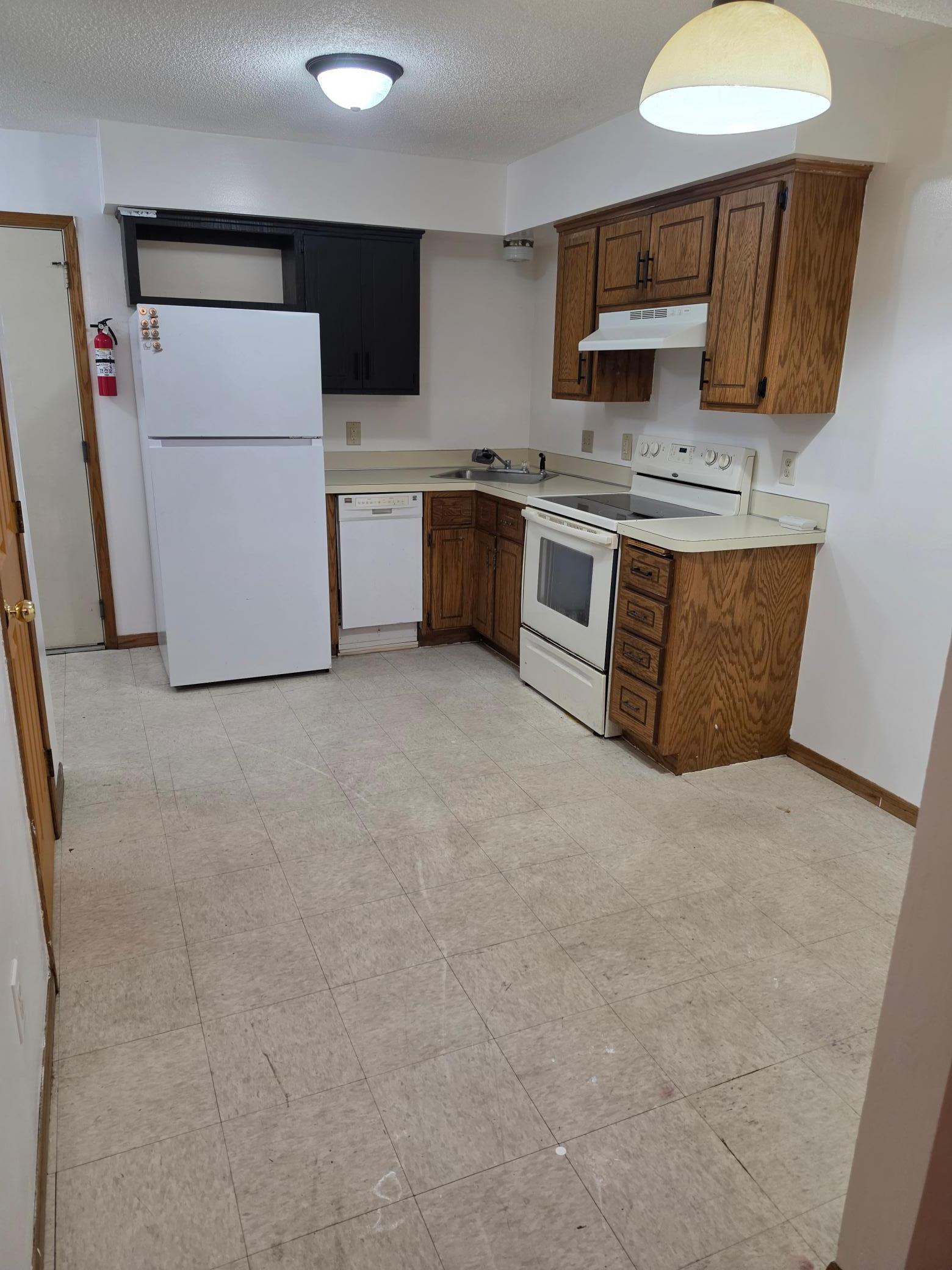 9310,12 Ryan Place Property Photo 3