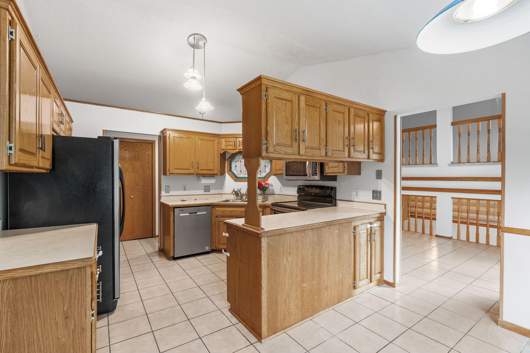9163 Ranchview Lane N Property Photo 5