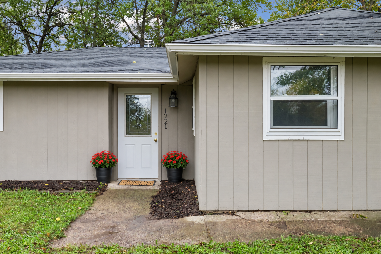 1221 Jefferson Road Property Photo 3