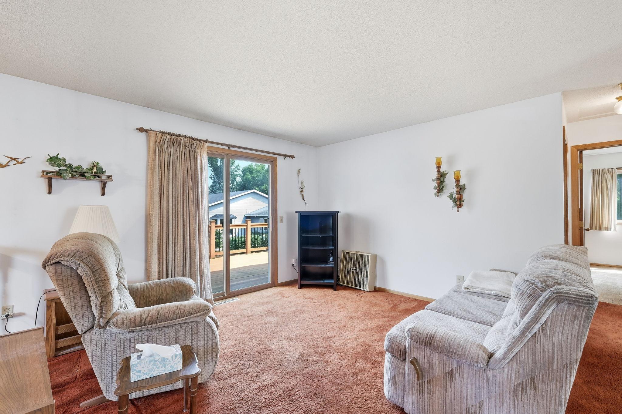 12048 Oregon Circle N Property Photo 2