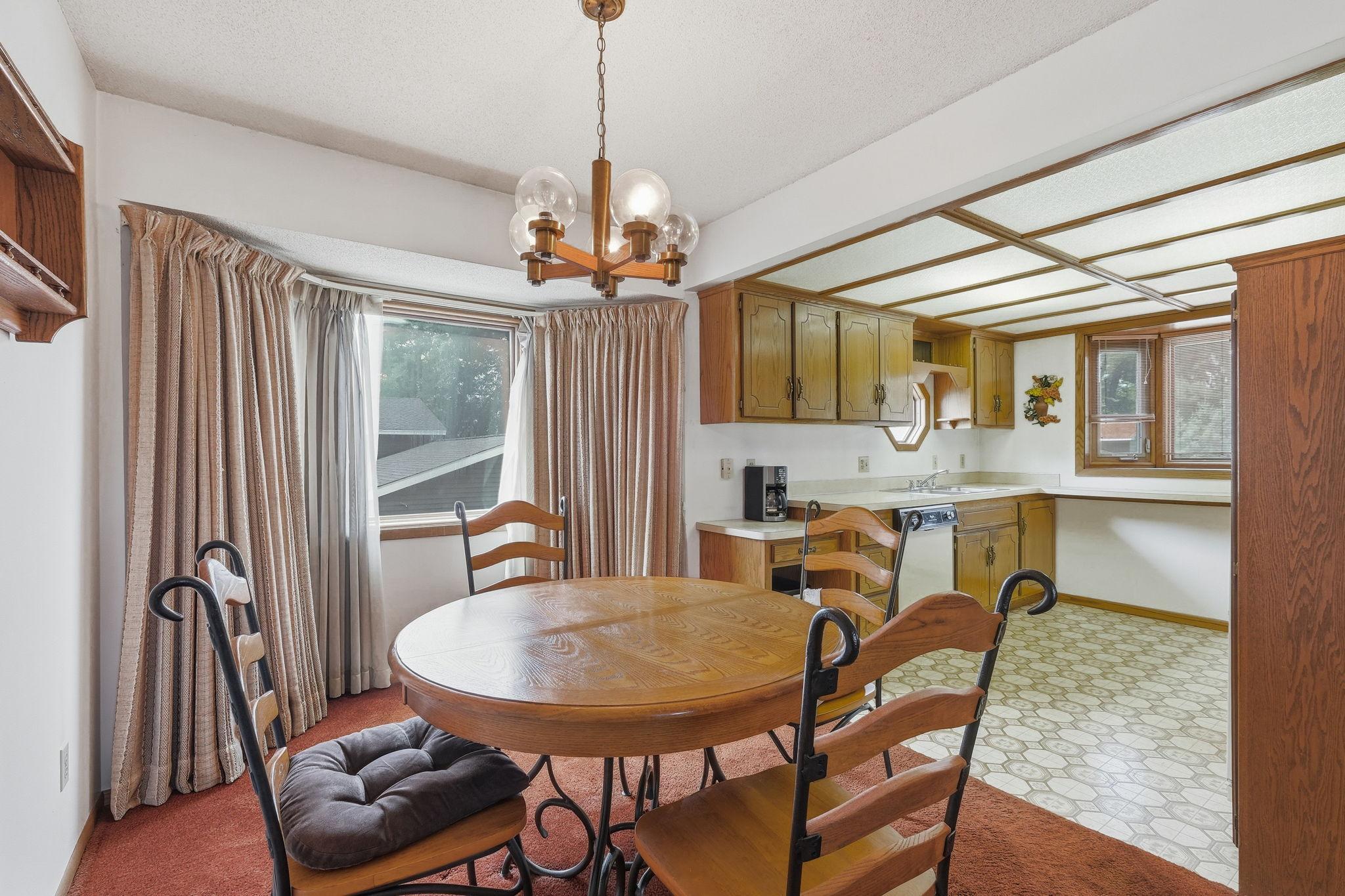 12048 Oregon Circle N Property Photo 5