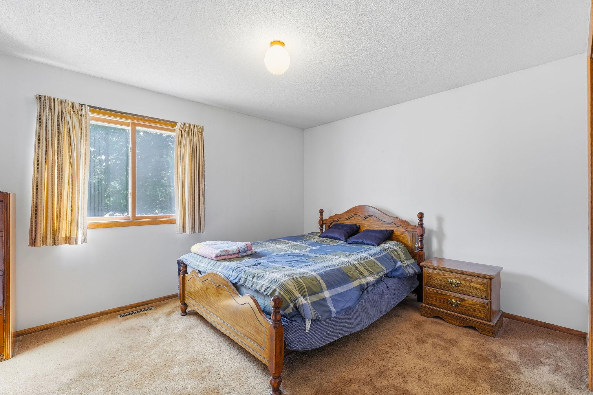 12048 Oregon Circle N Property Photo 10