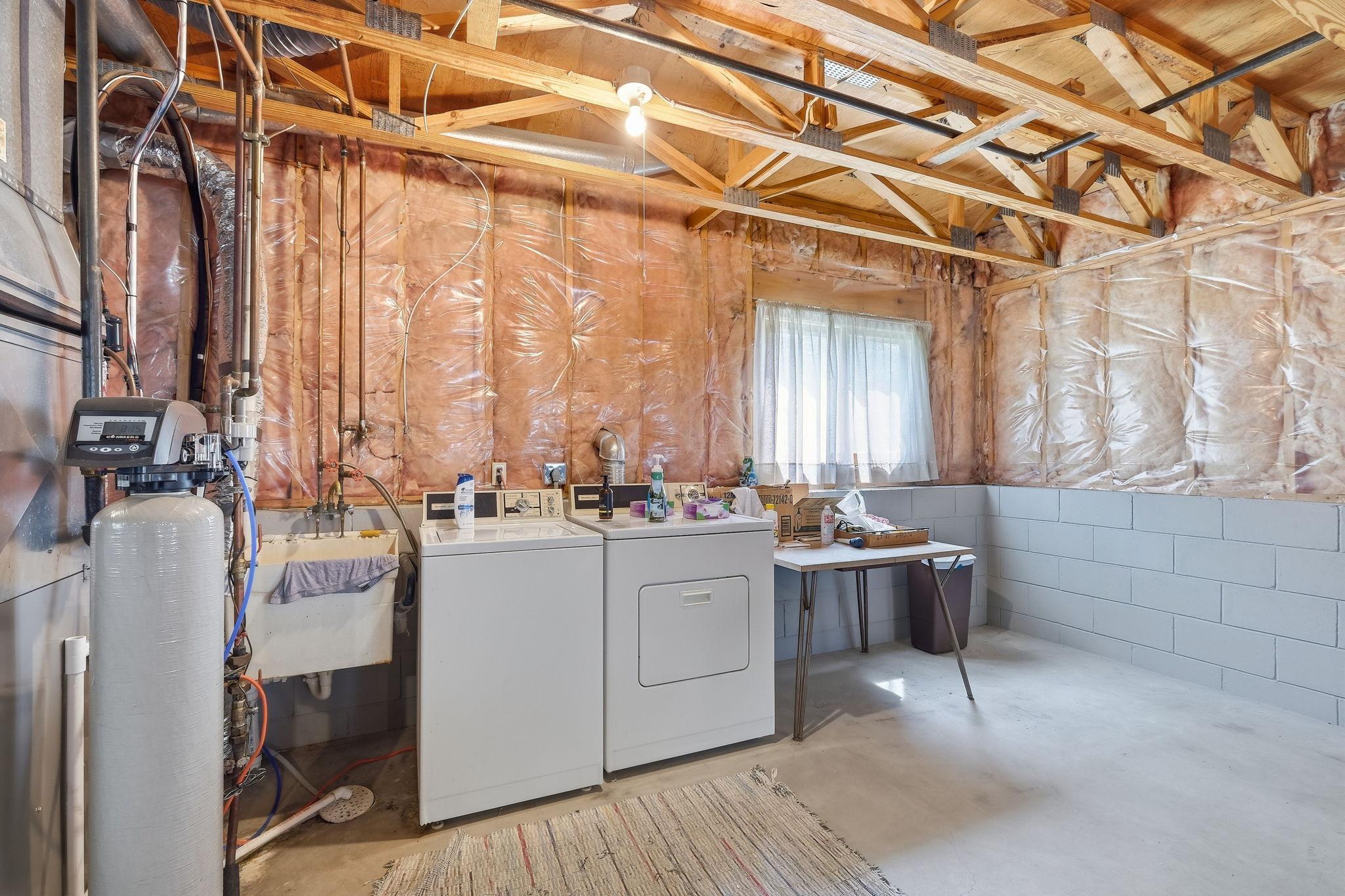 12048 Oregon Circle N Property Photo 16