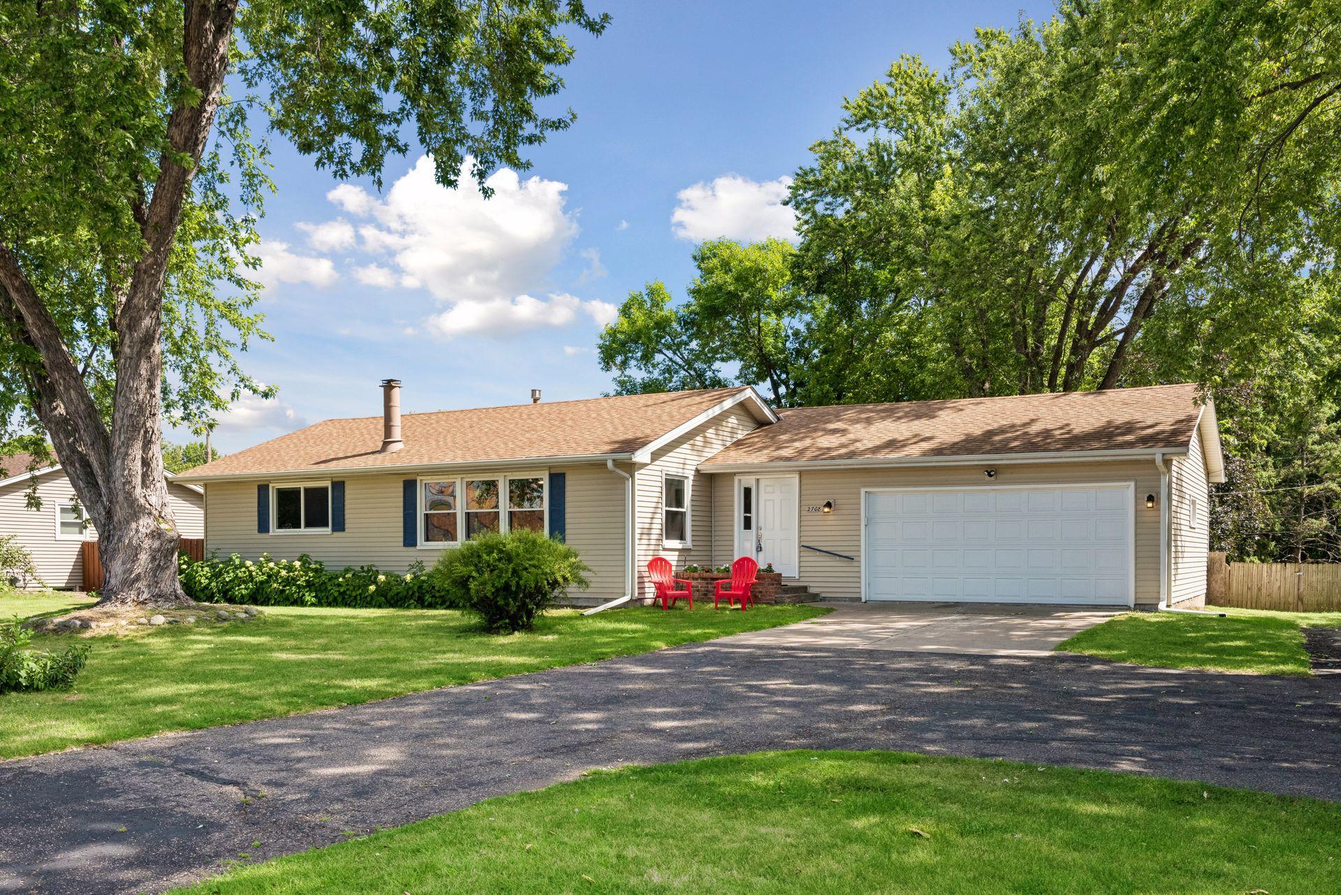 2708 Boone Avenue N Property Photo 1