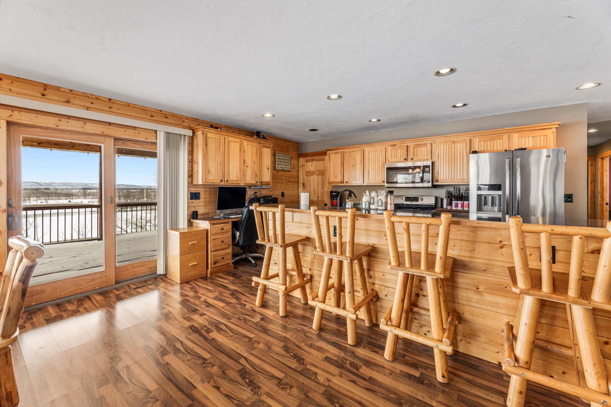 1246 Riverview Drive Property Photo 6