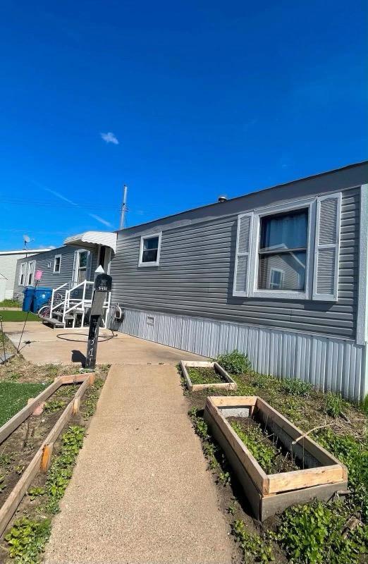 7431 Oakley Street Ne Property Photo 2
