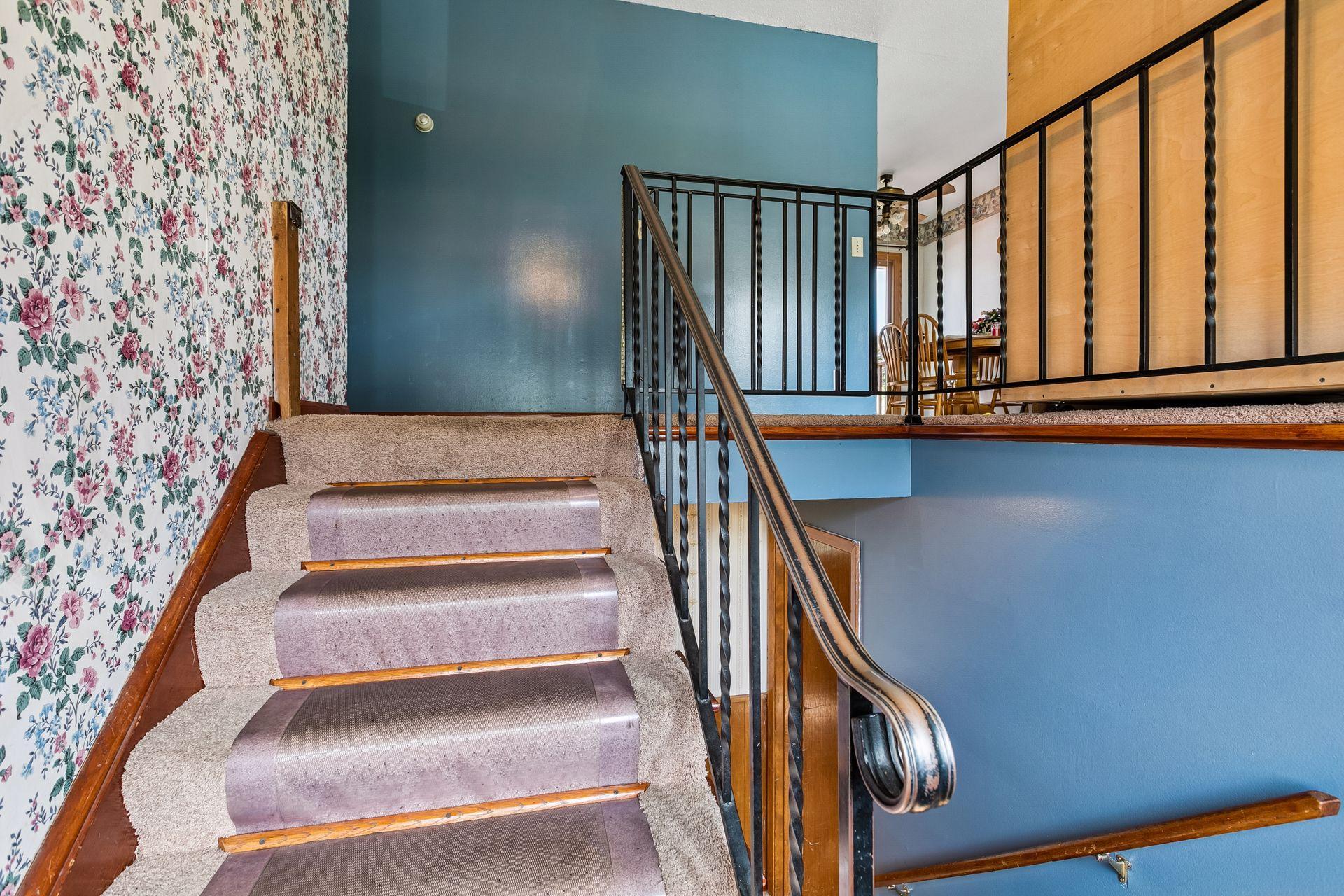 250 Stardust Boulevard Property Photo 3