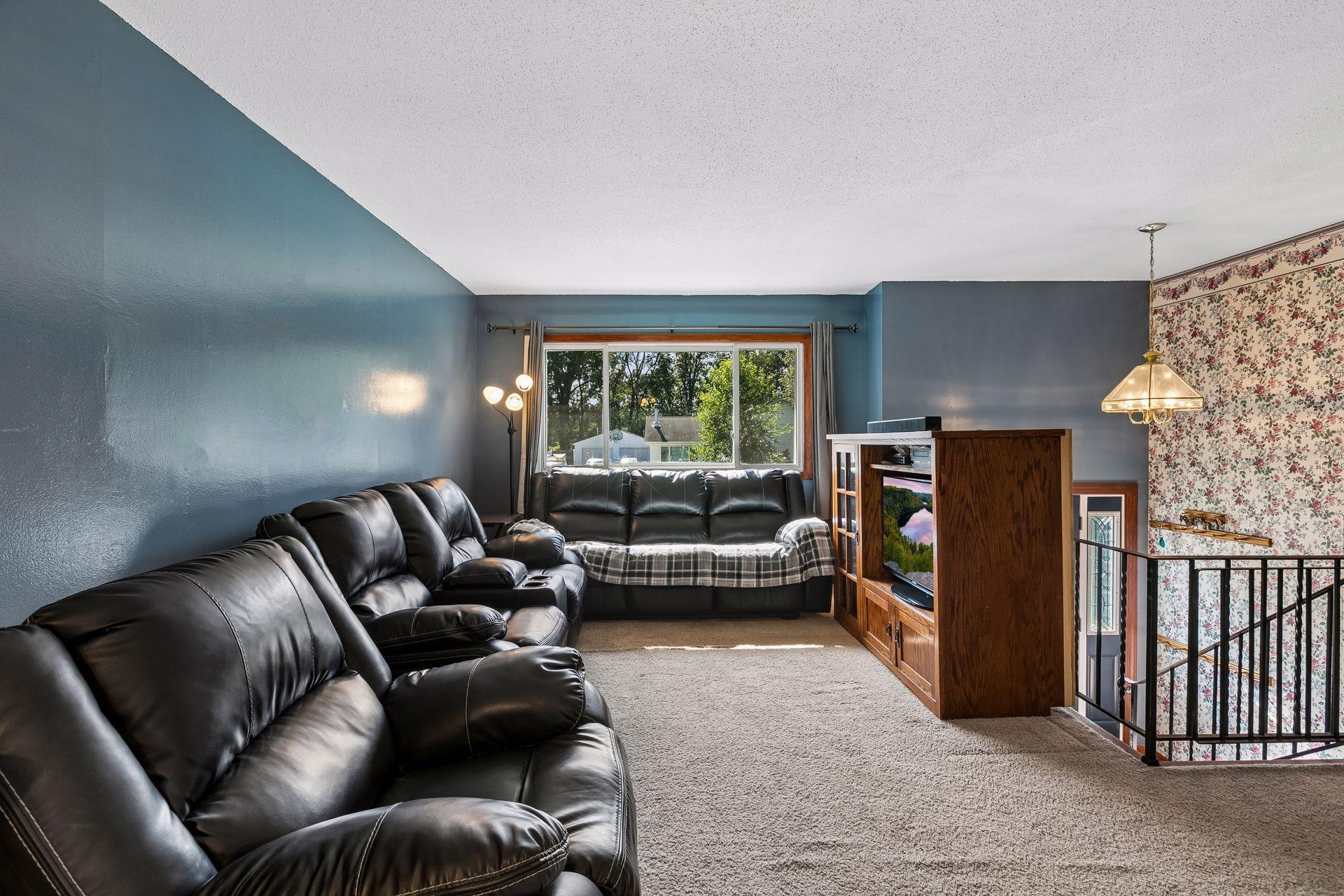 250 Stardust Boulevard Property Photo 5