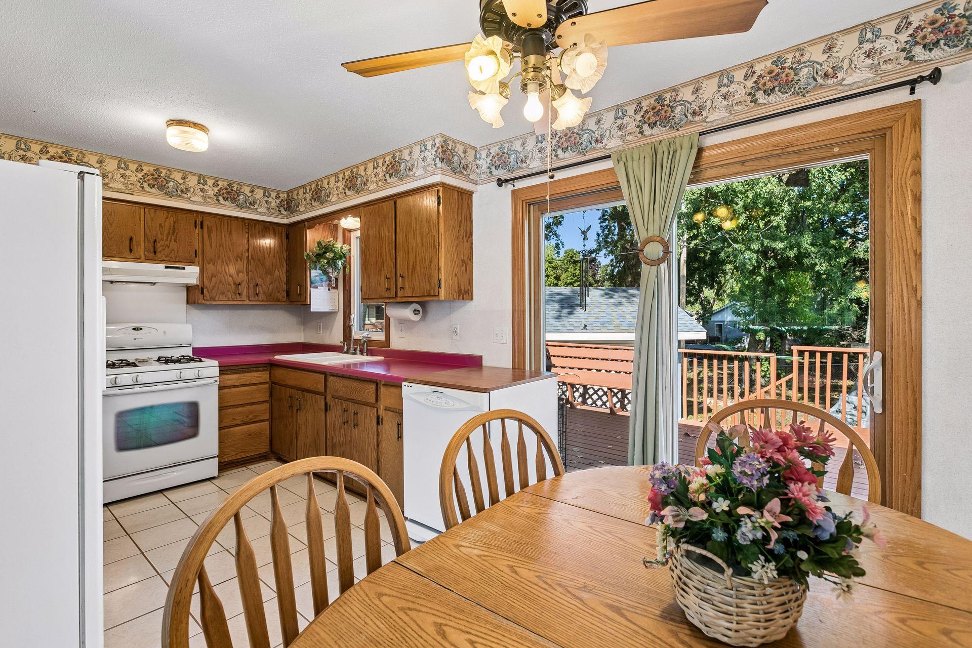 250 Stardust Boulevard Property Photo 7