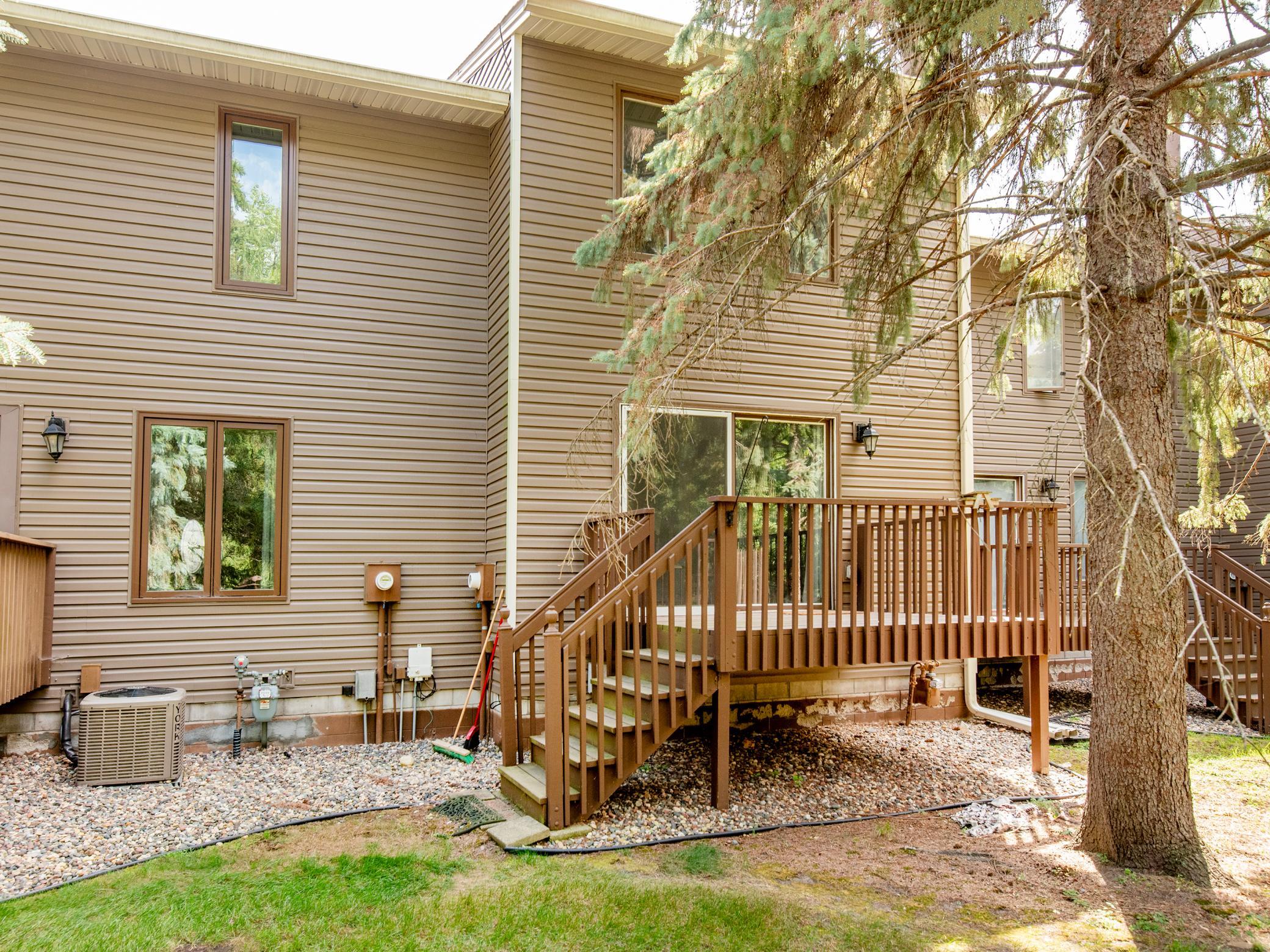 1883 County Road E E Property Photo 33