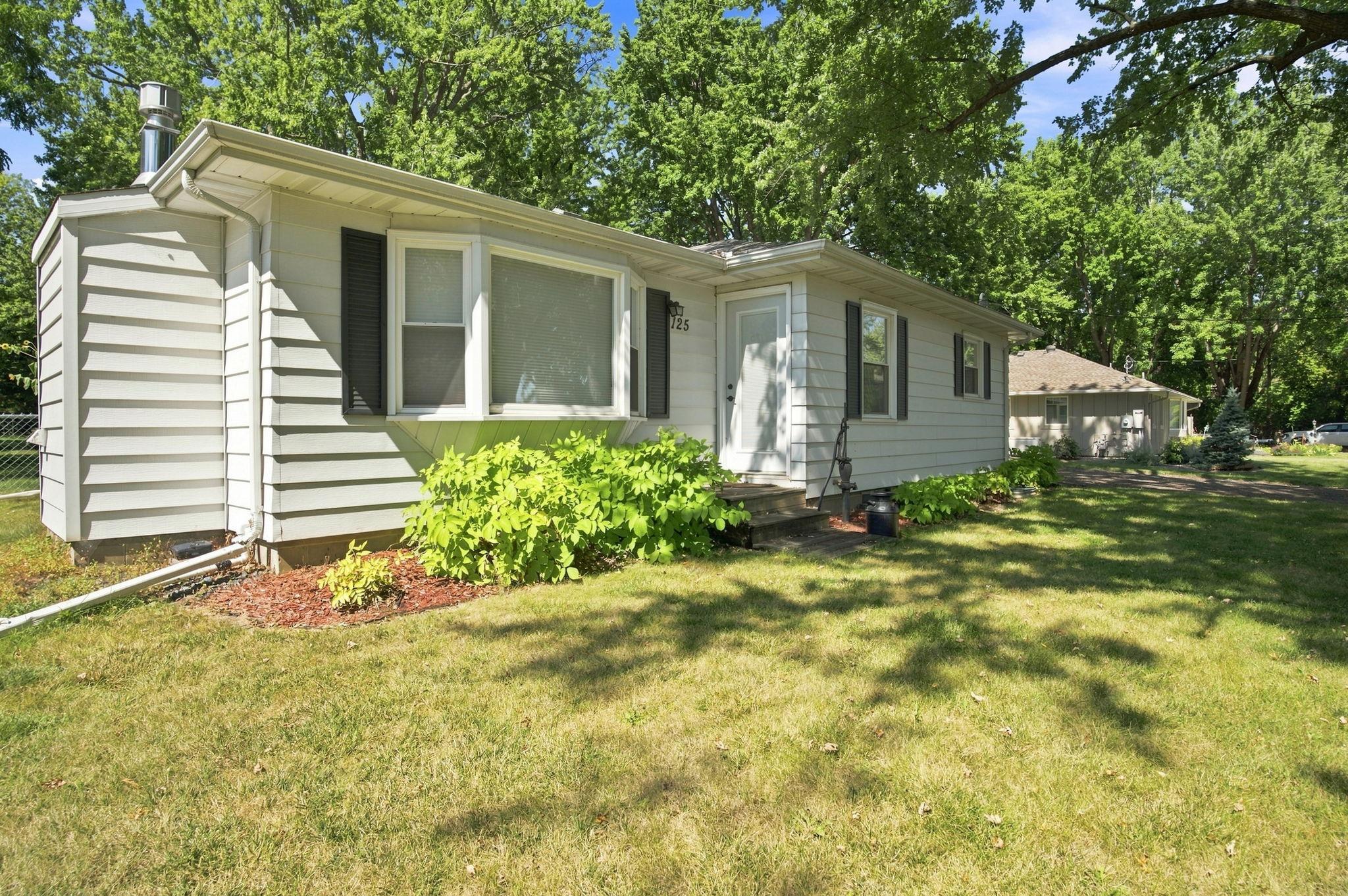 125 Hackberry Hill Property Photo 4