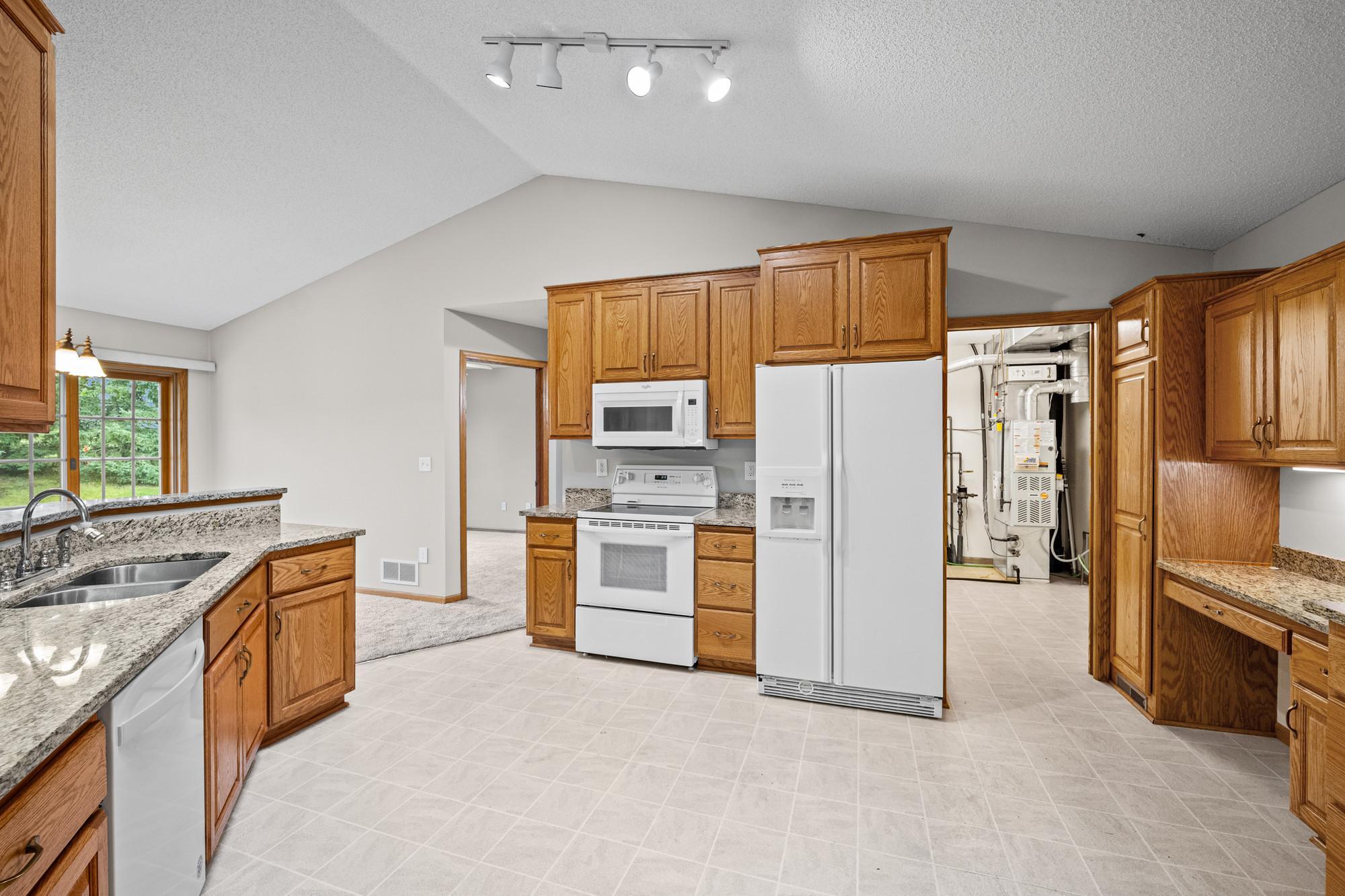 3801 Impatiens Lane N Property Photo 17