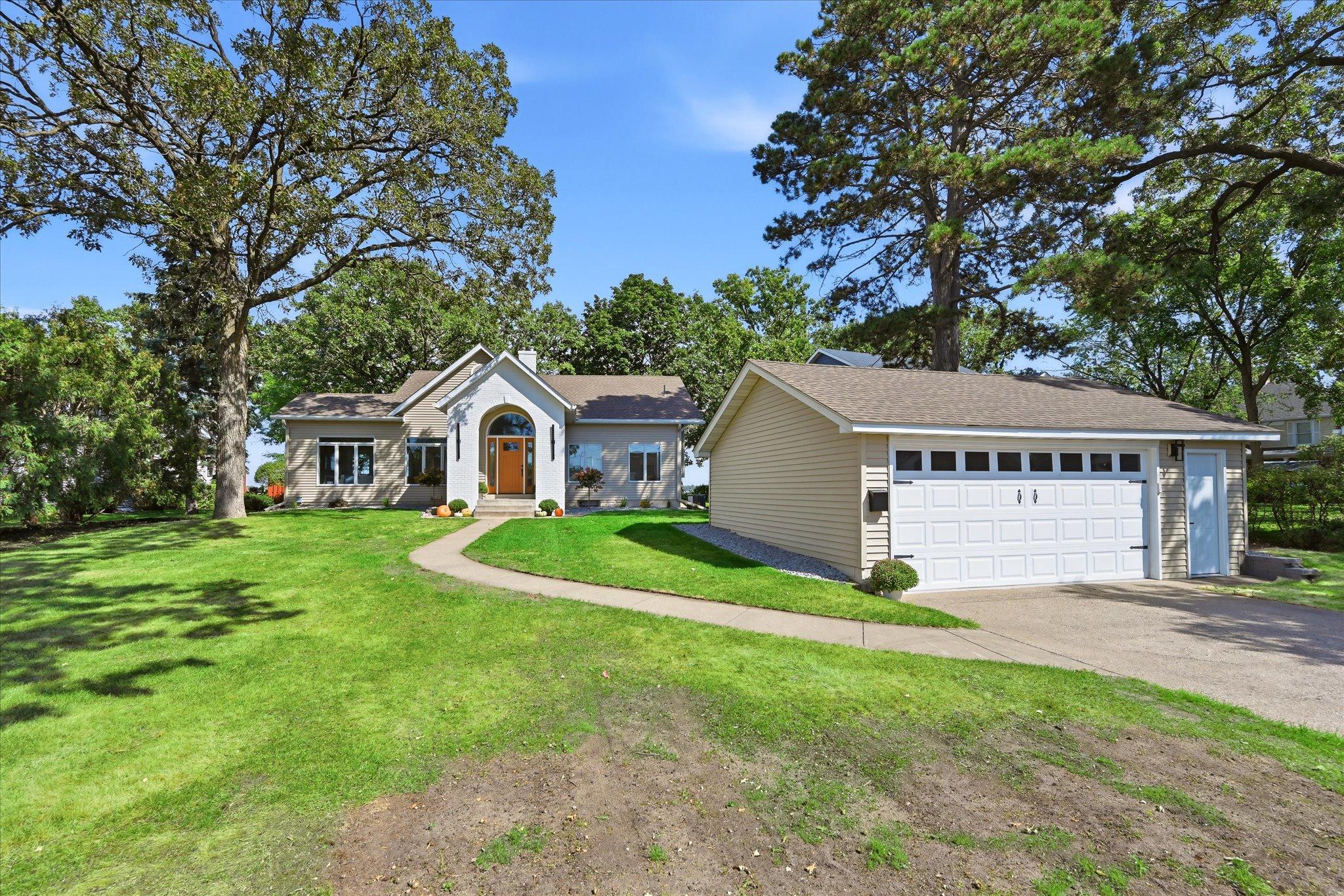 7 S Shore Drive Property Photo 1