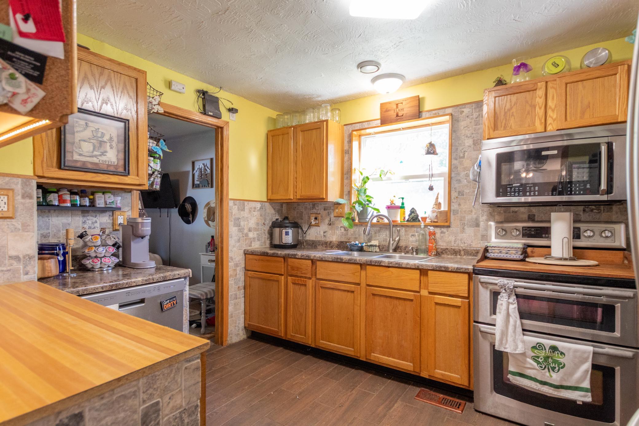 11892 Town Road 23 Property Photo 6
