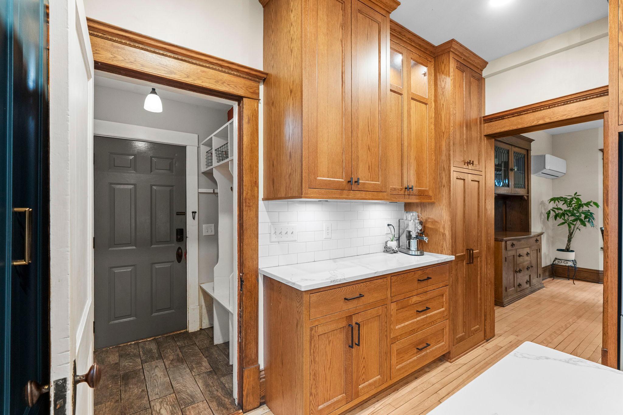 3209 Columbus Avenue Property Photo 17