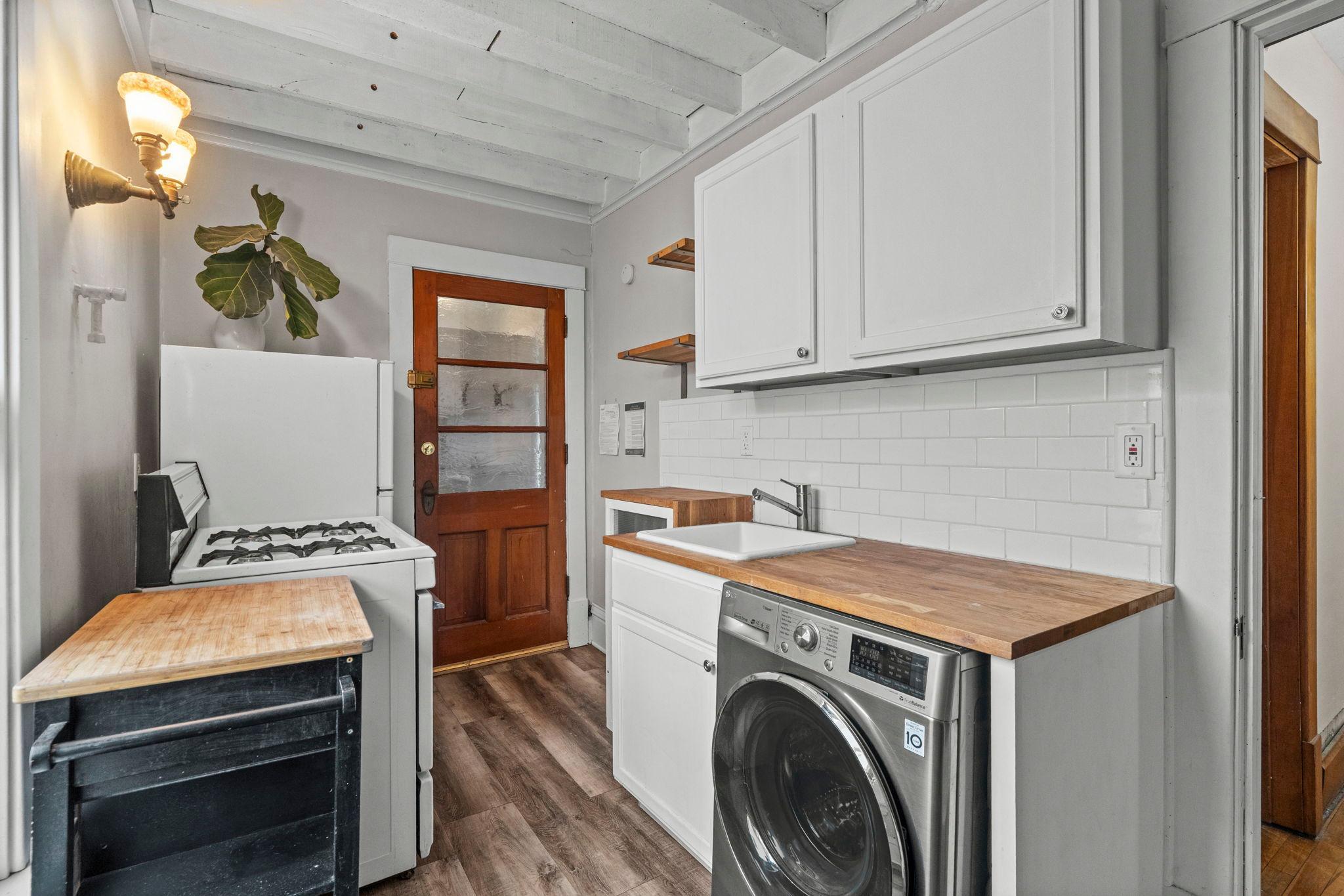 3209 Columbus Avenue Property Photo 34