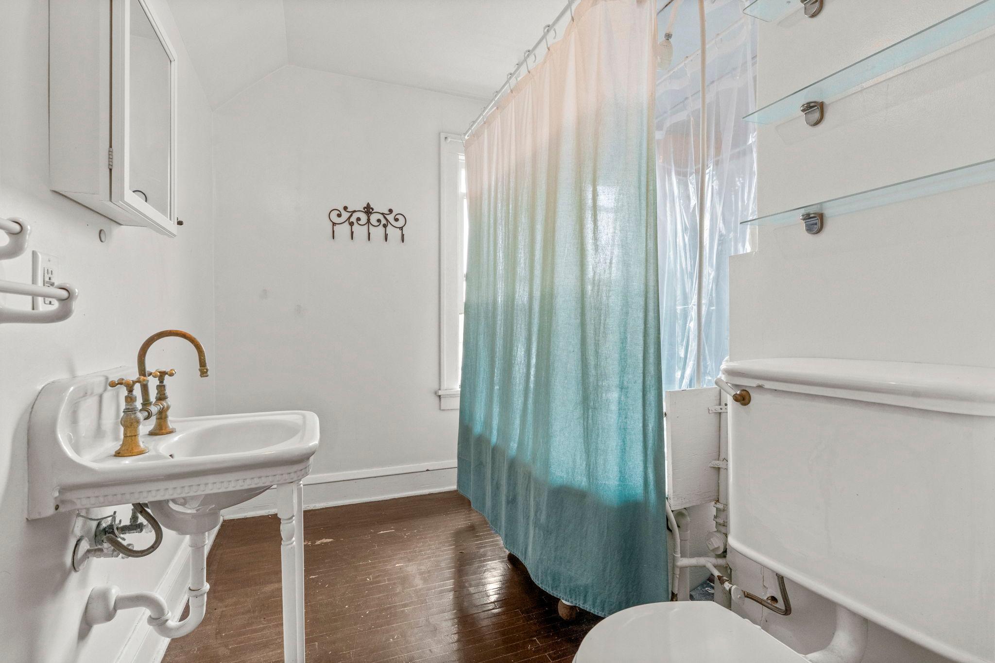 3209 Columbus Avenue Property Photo 42