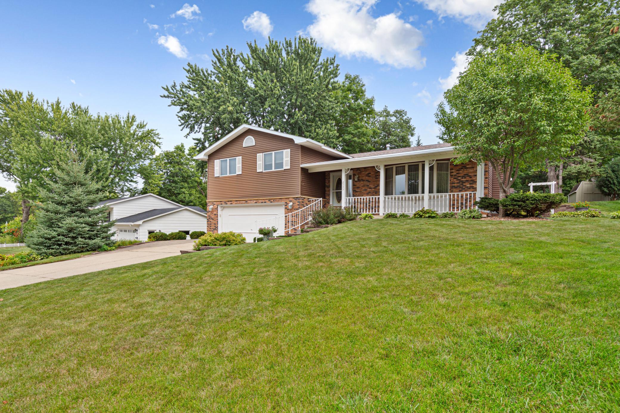 2533 Woodland Drive Property Photo 4