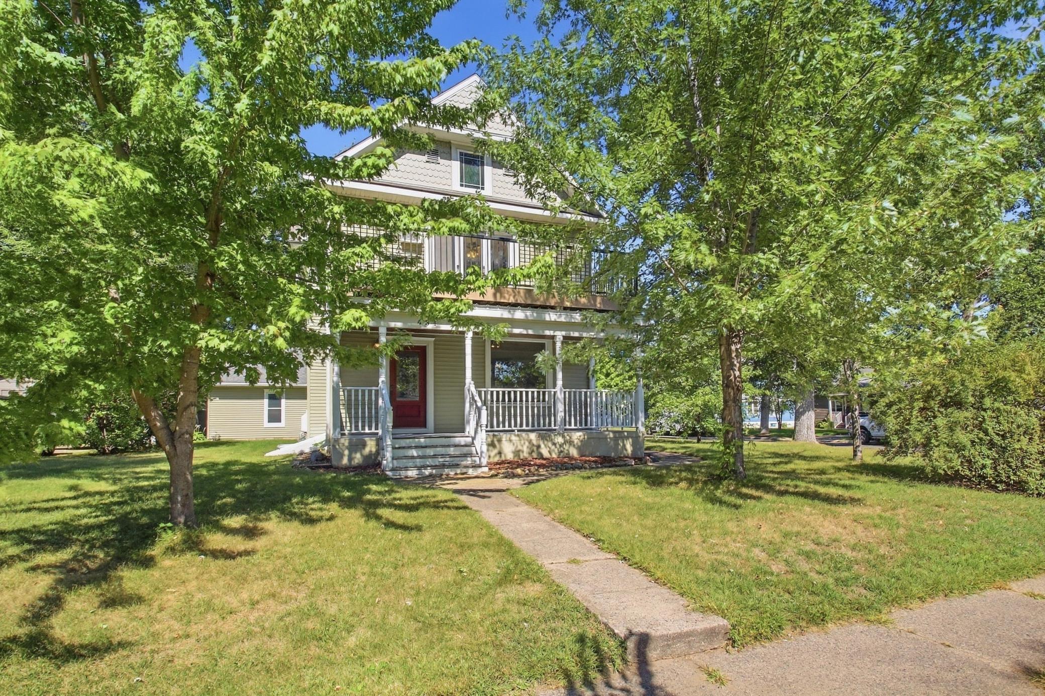 431 E 2nd Street Property Photo 7