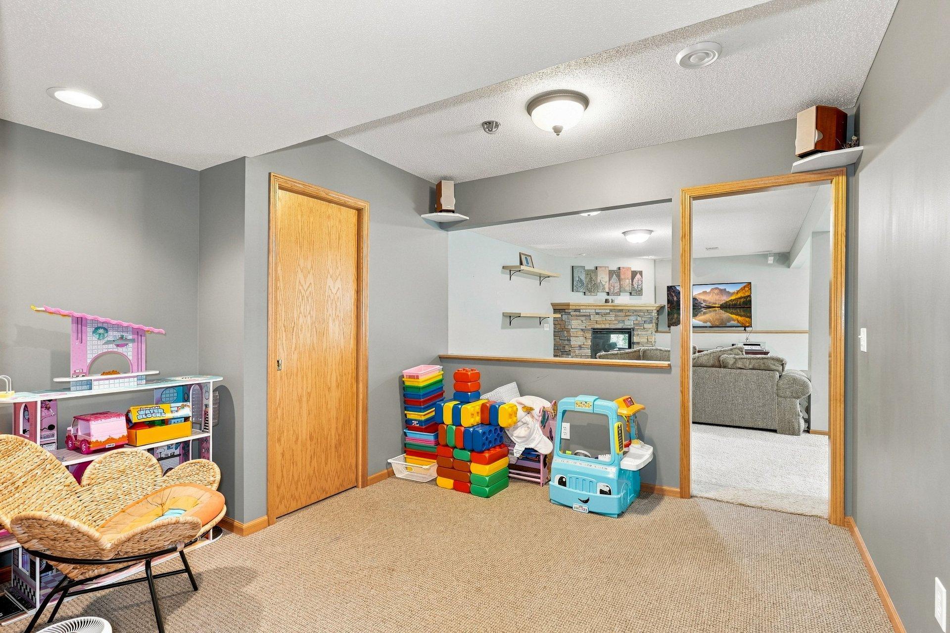1659 Lakeland Circle Property Photo 33