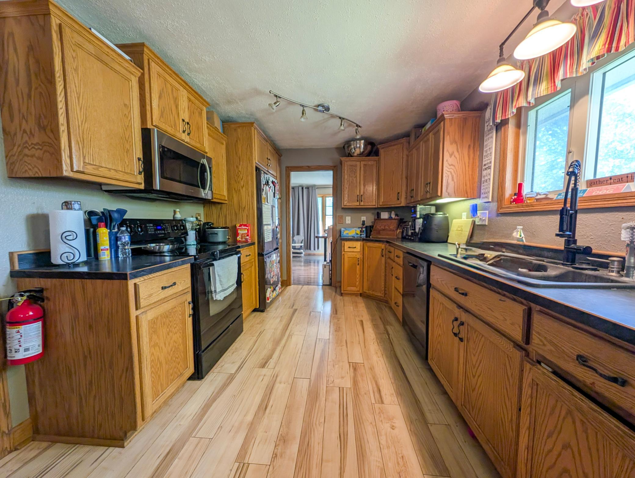 220 2nd Avenue Nw Property Photo 9