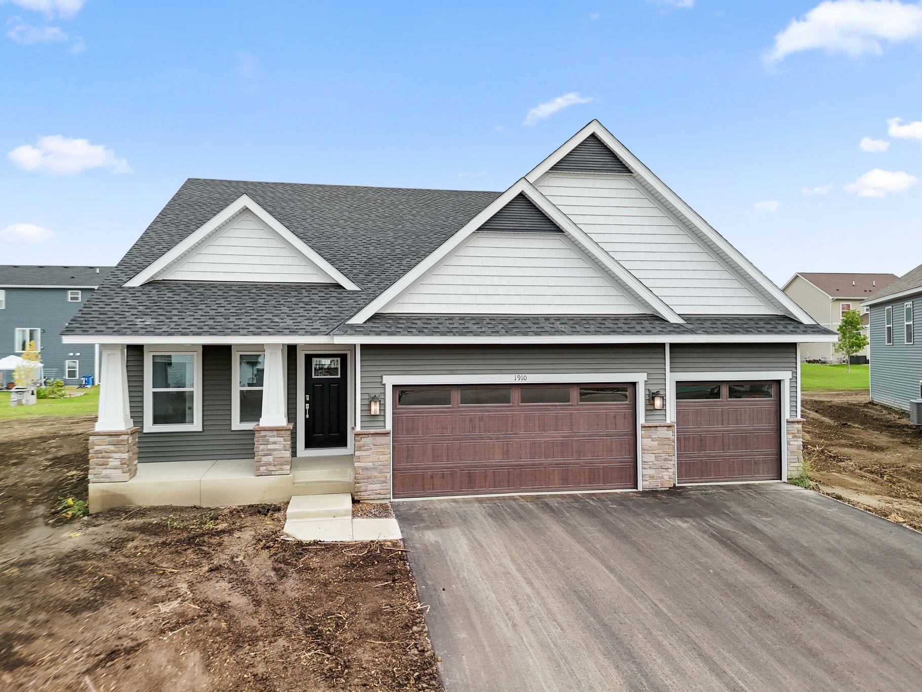 1910 Dogwood Court Property Photo 2