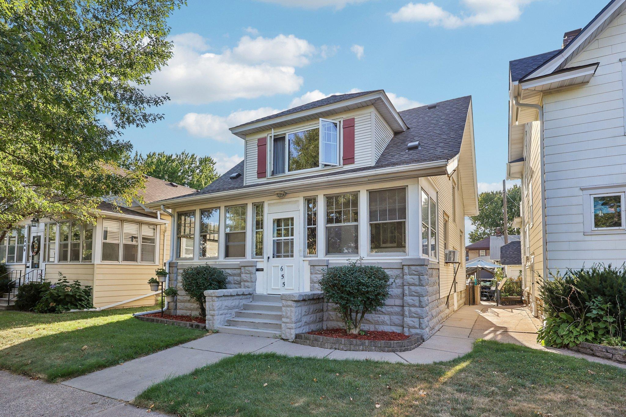 655 Simpson Street Property Photo
