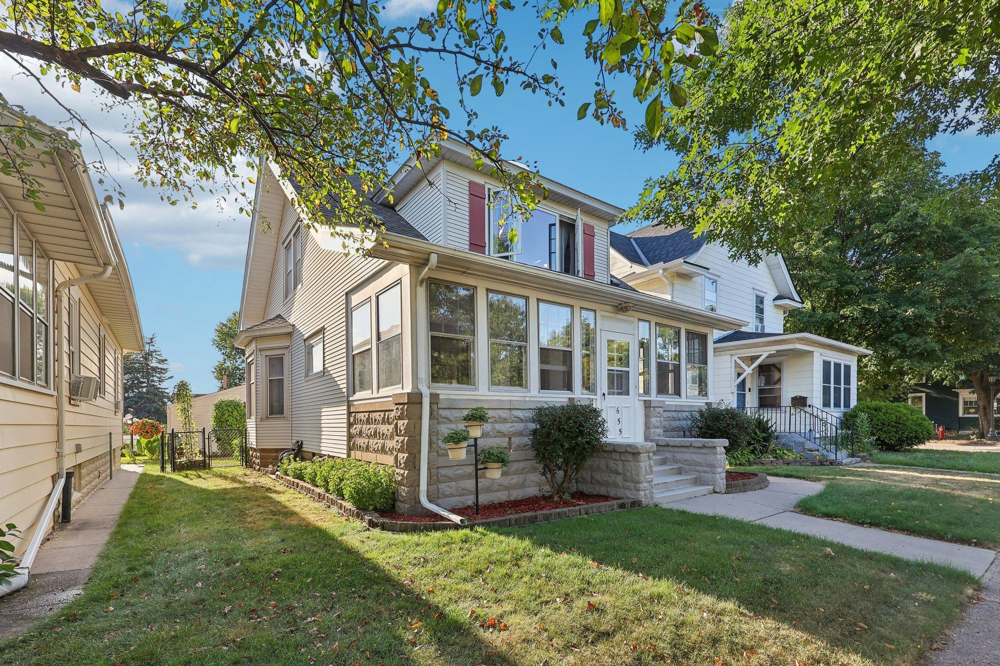 655 Simpson Street Property Photo 1
