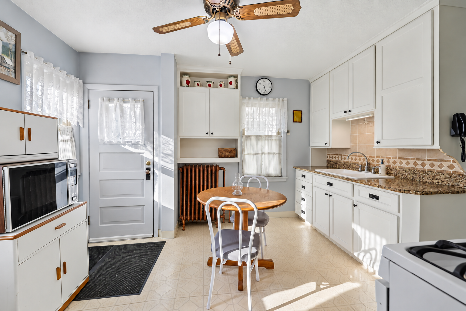 655 Simpson Street Property Photo 16