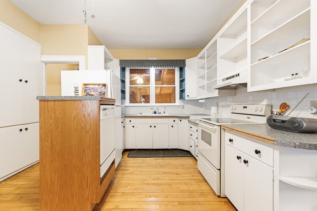 200 N Park Street Property Photo 86