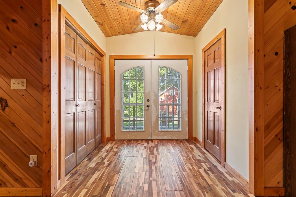 200 N Park Street Property Photo 100