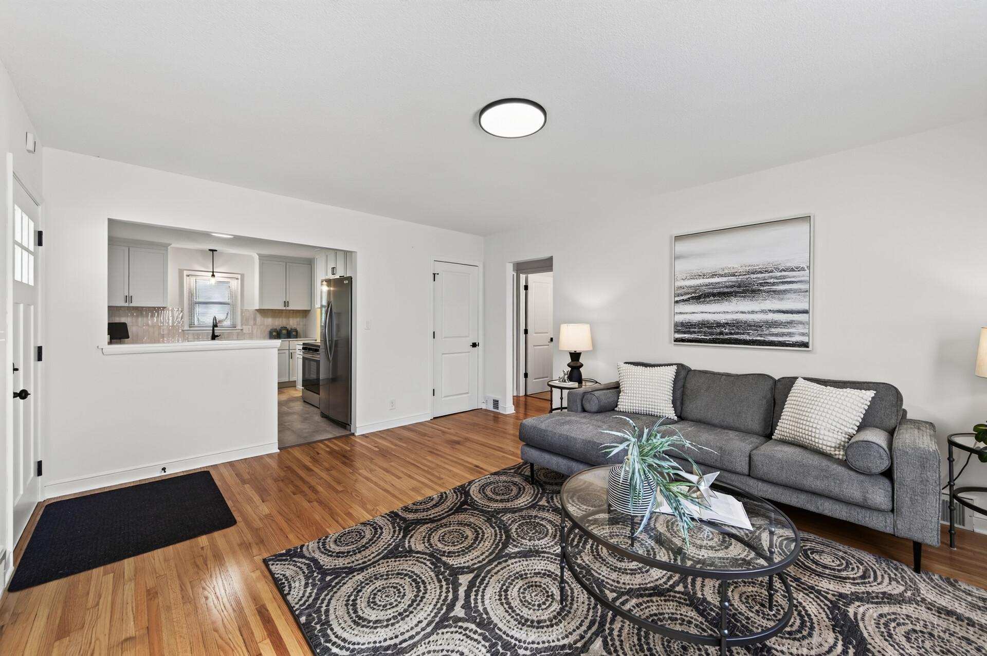 2106 Richard Avenue Property Photo 4