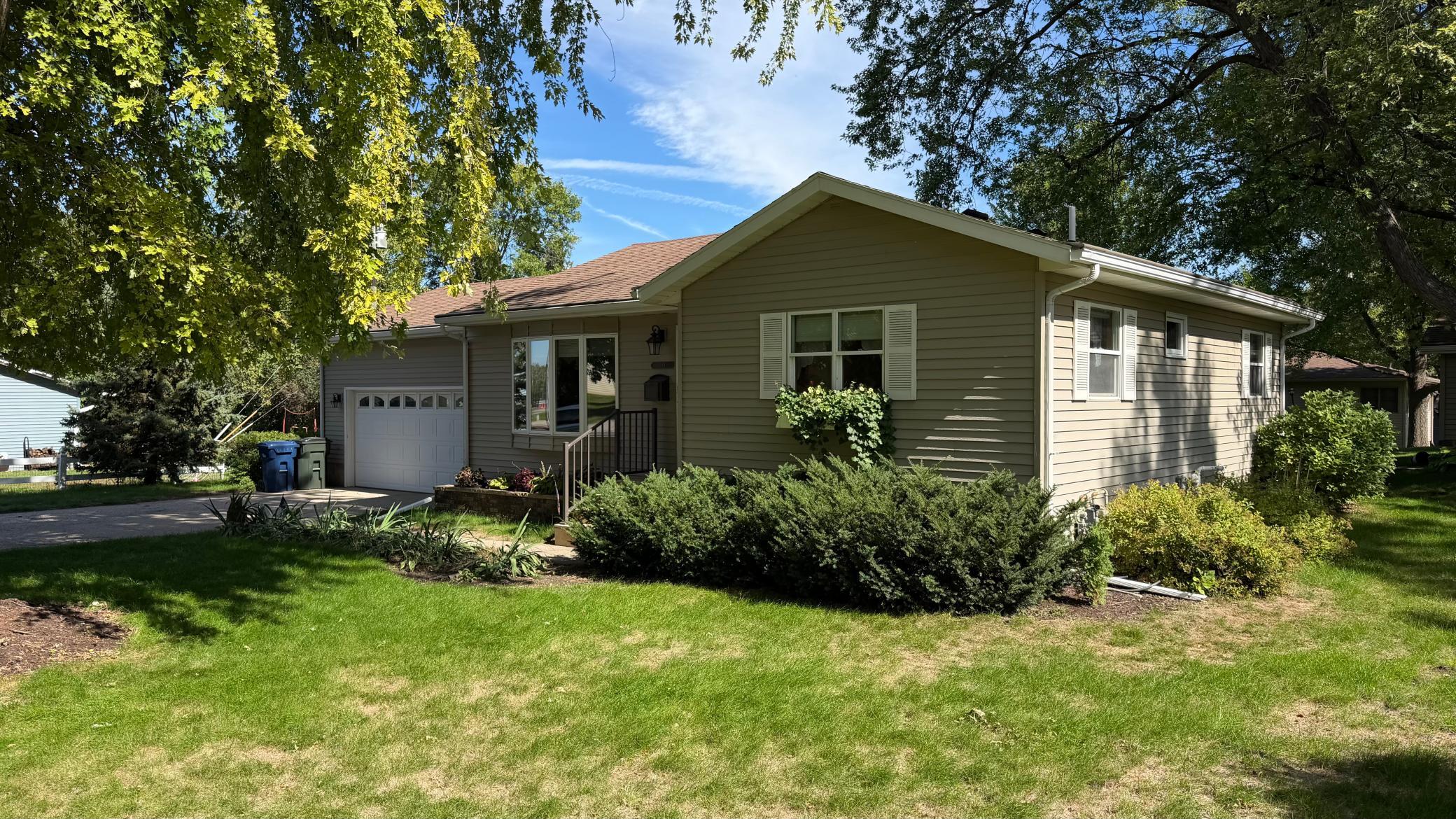 819 S Martin Street Property Photo 1