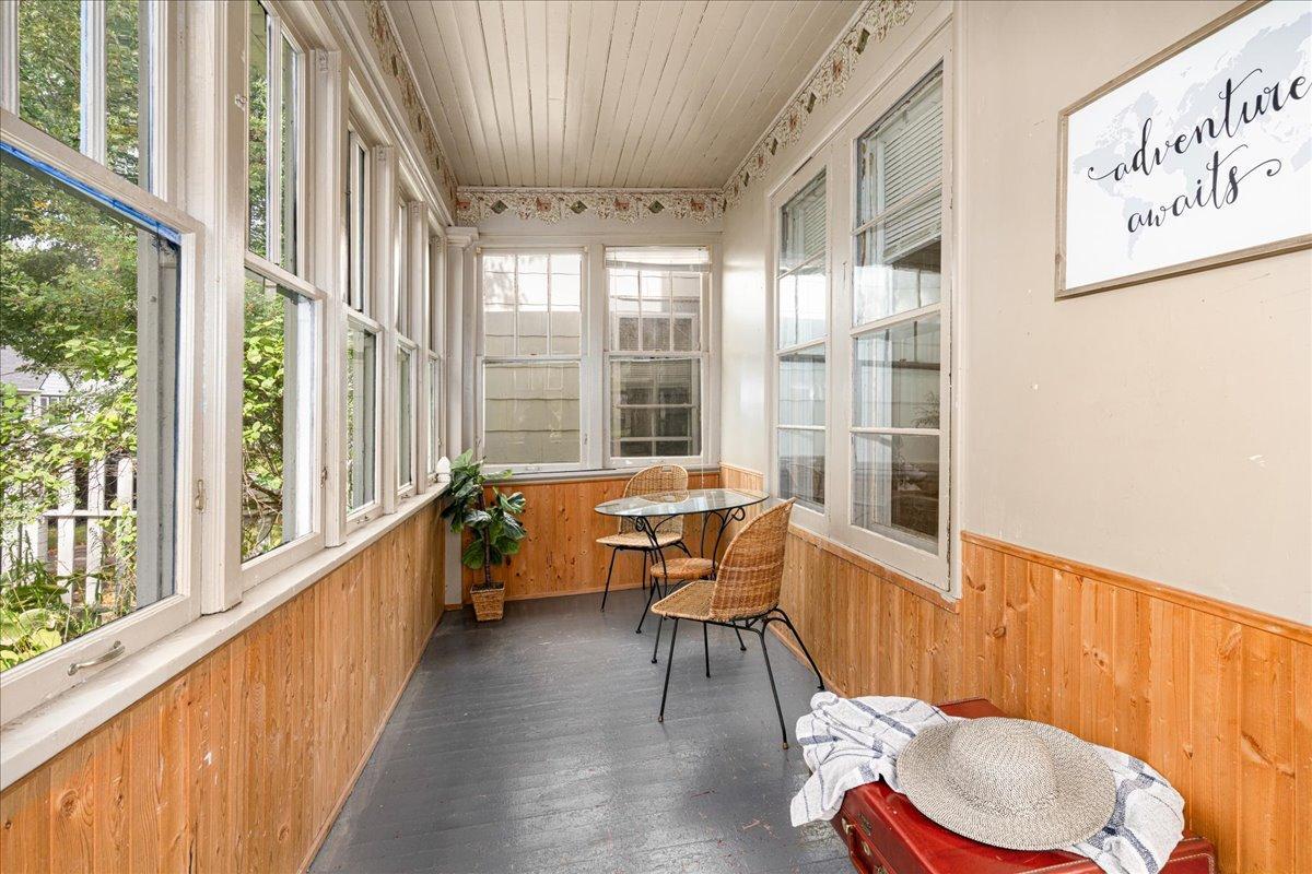604 E 11th Street Property Photo 5