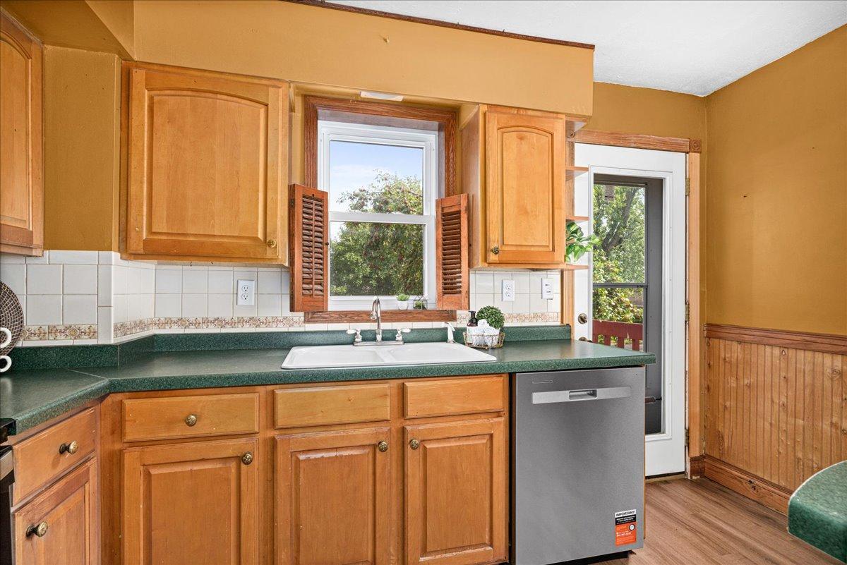604 E 11th Street Property Photo 14