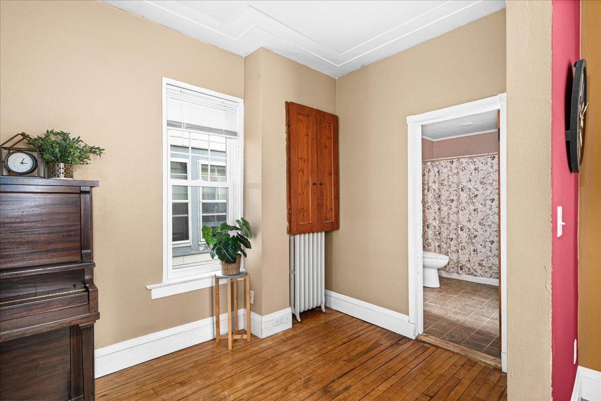 604 E 11th Street Property Photo 16