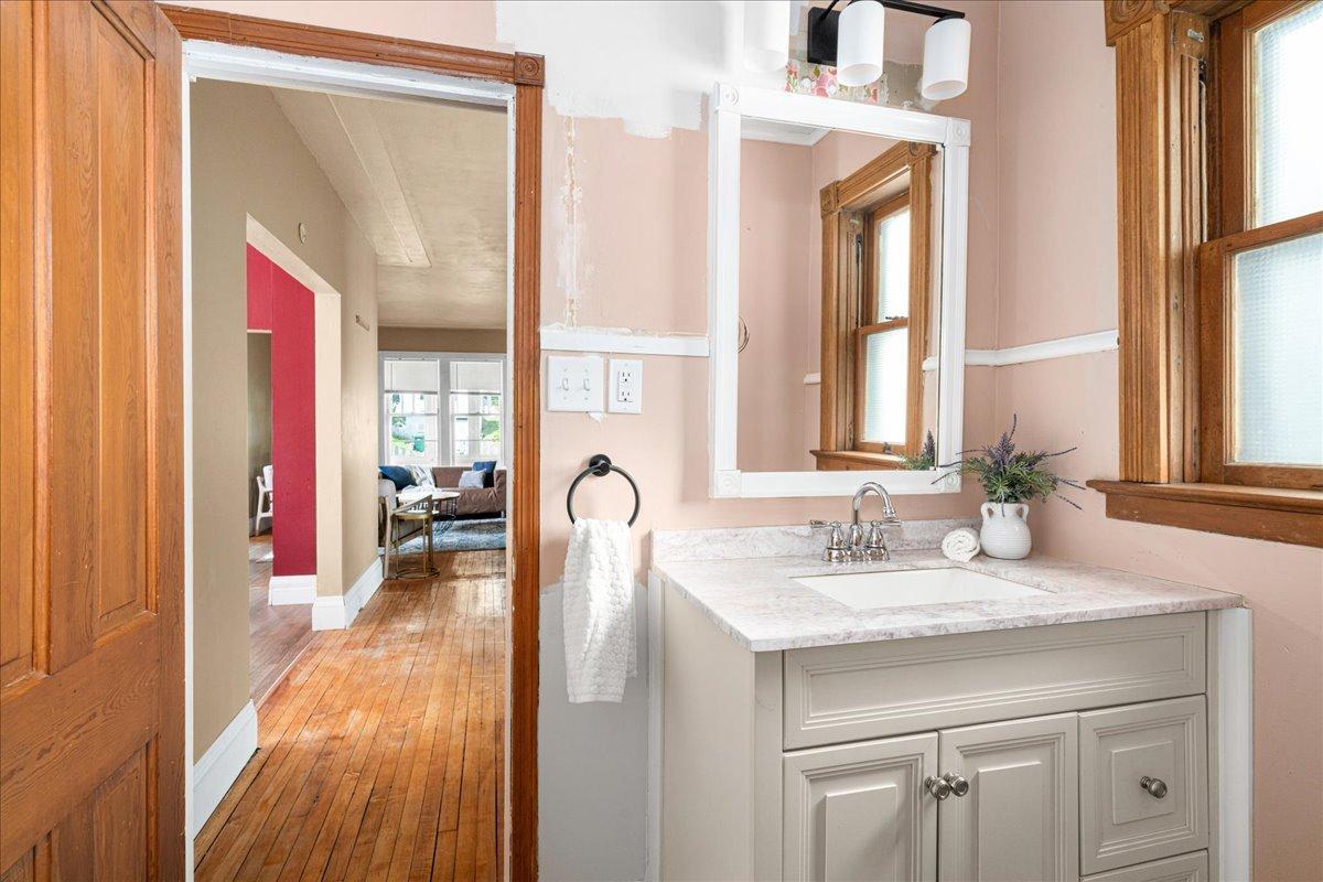 604 E 11th Street Property Photo 17