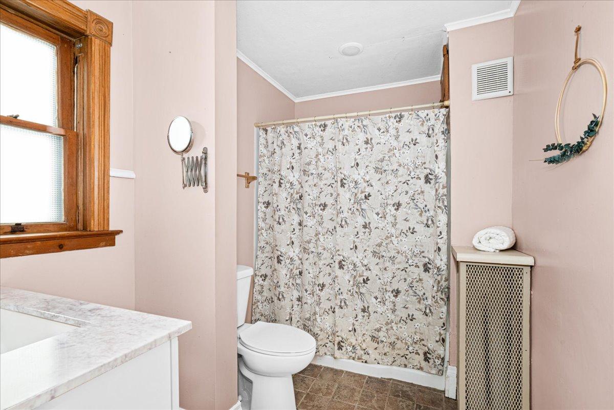 604 E 11th Street Property Photo 18