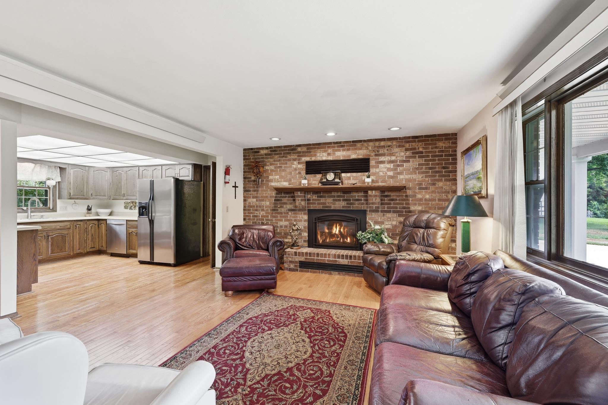 24412 Iona Avenue Property Photo 7