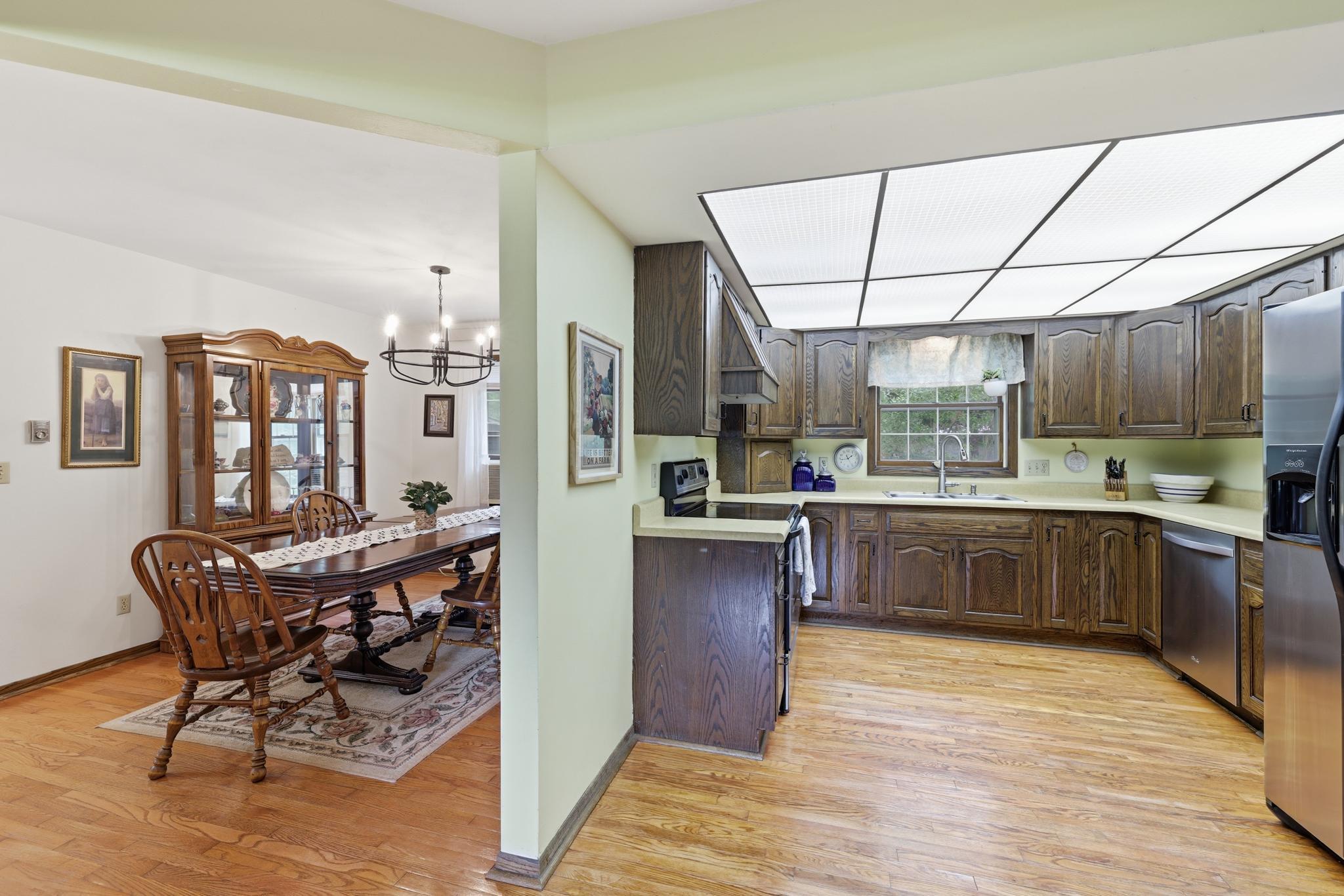 24412 Iona Avenue Property Photo 9