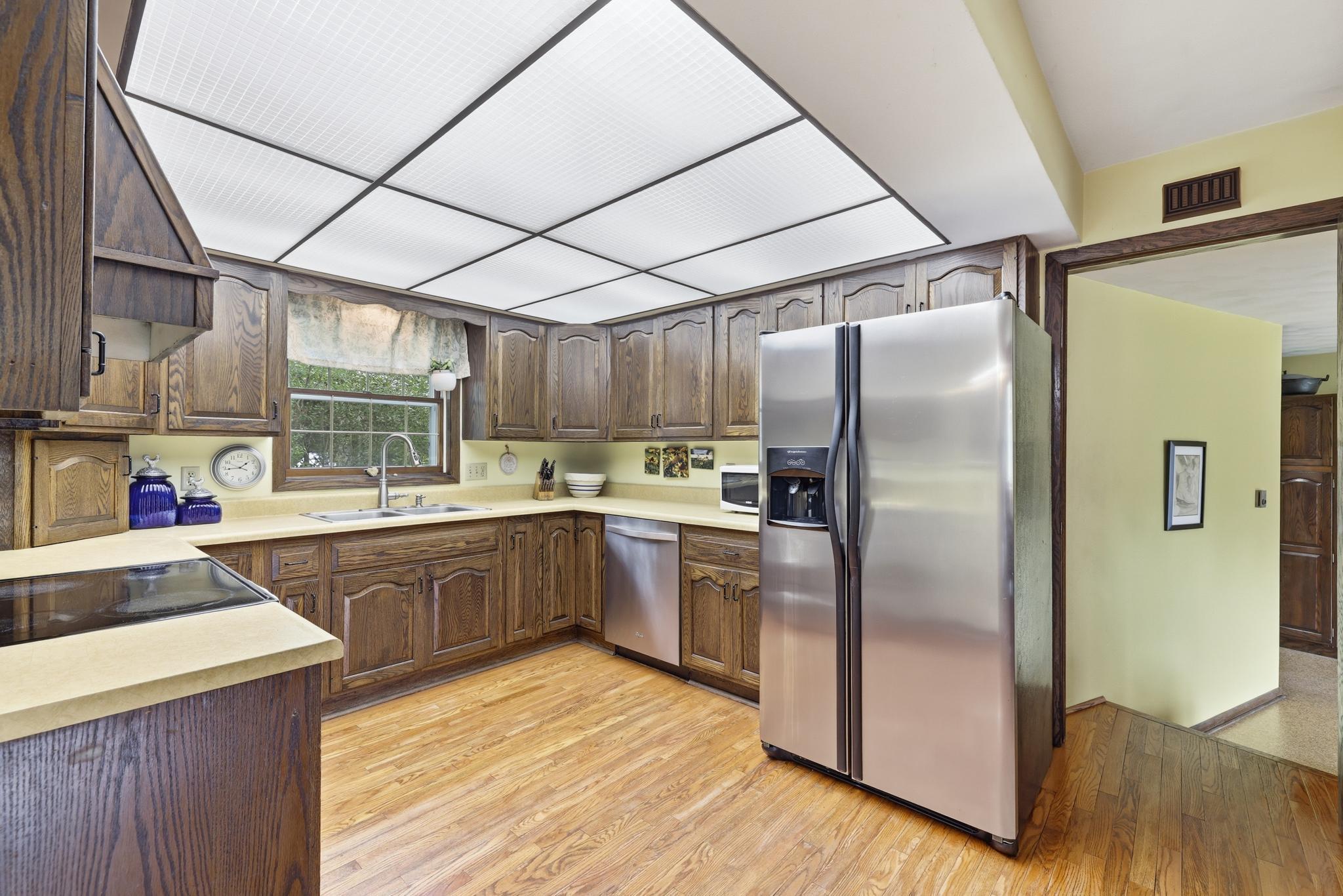 24412 Iona Avenue Property Photo 11