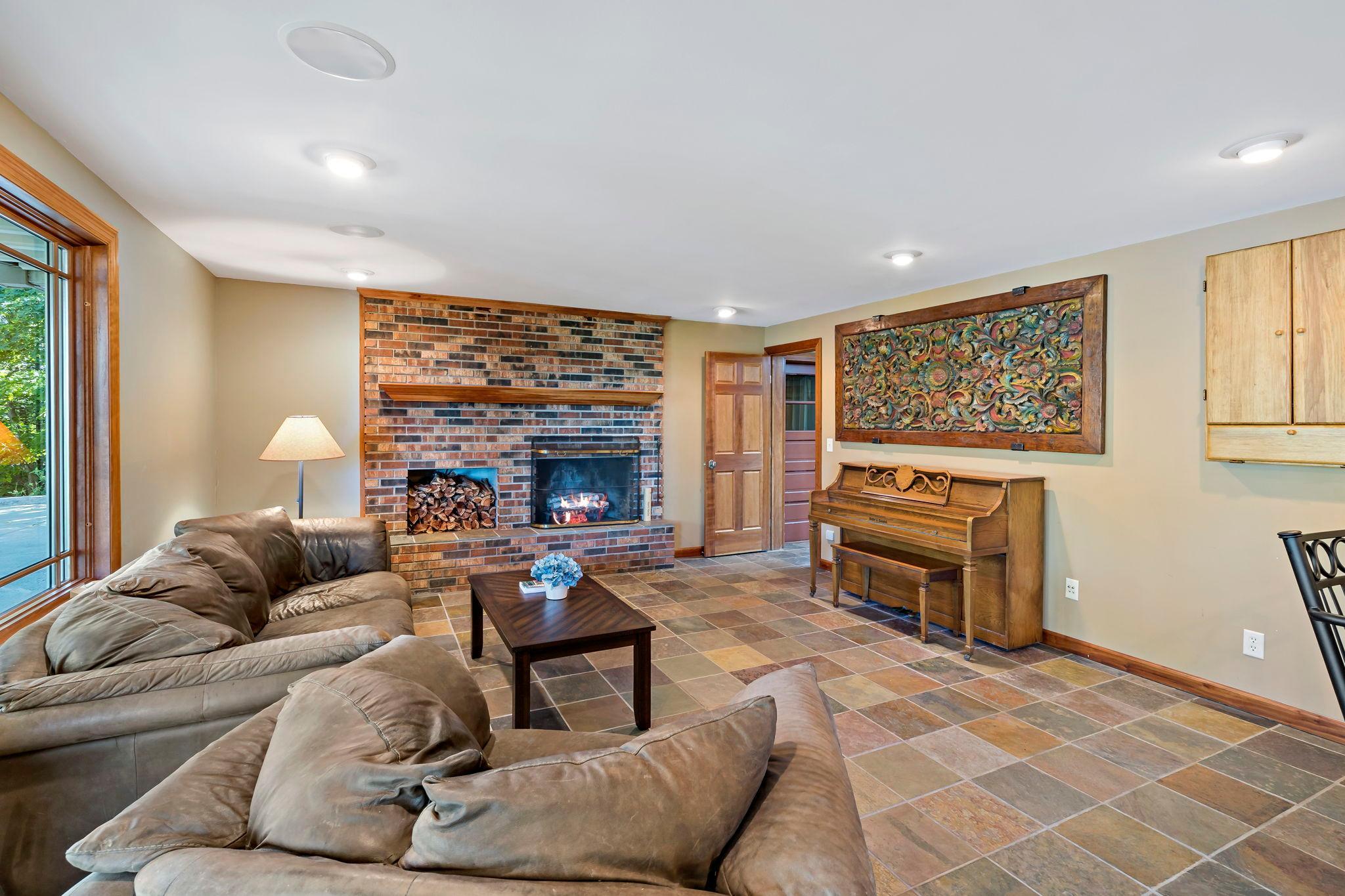 4350 River Road S Property Photo 40