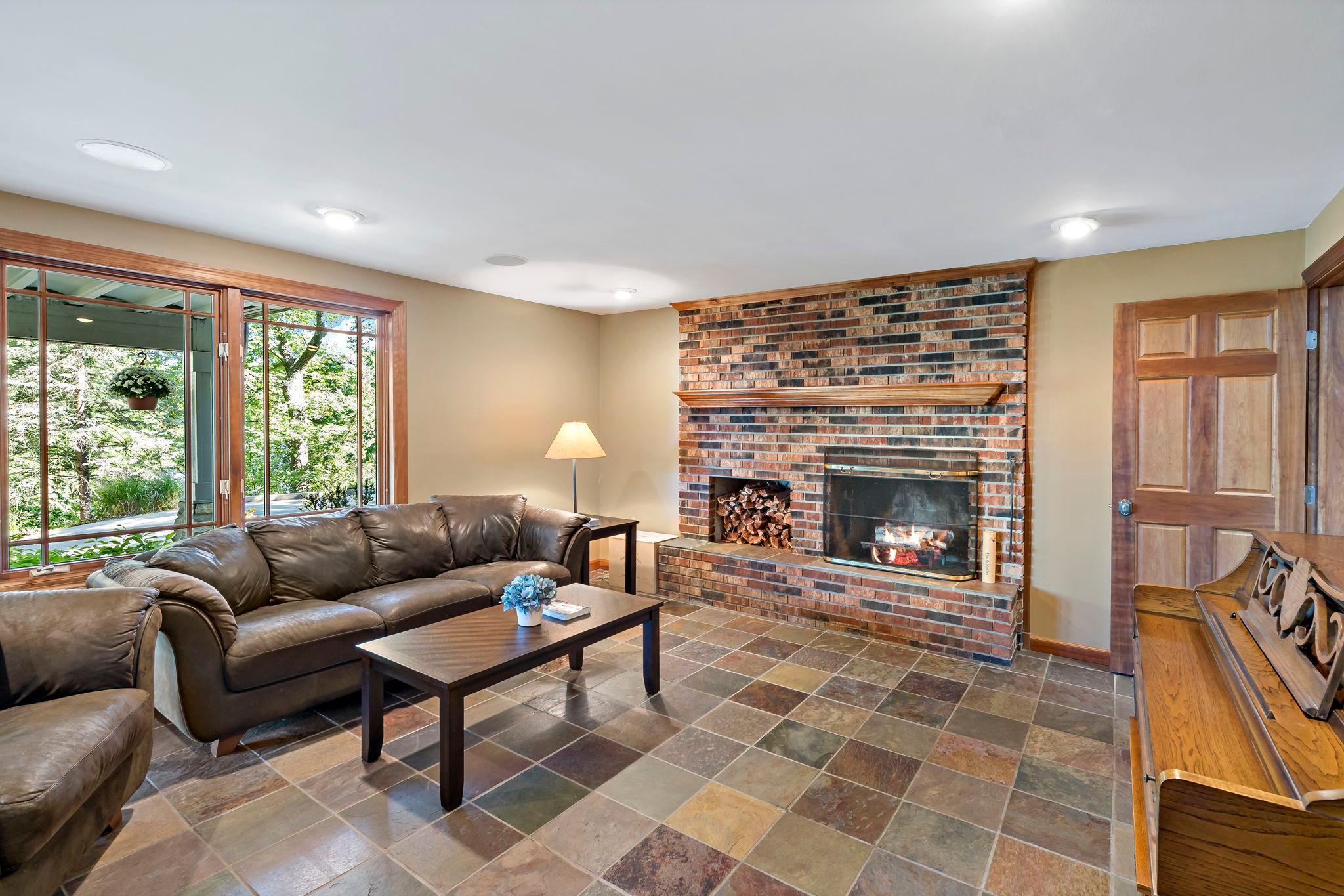 4350 River Road S Property Photo 41