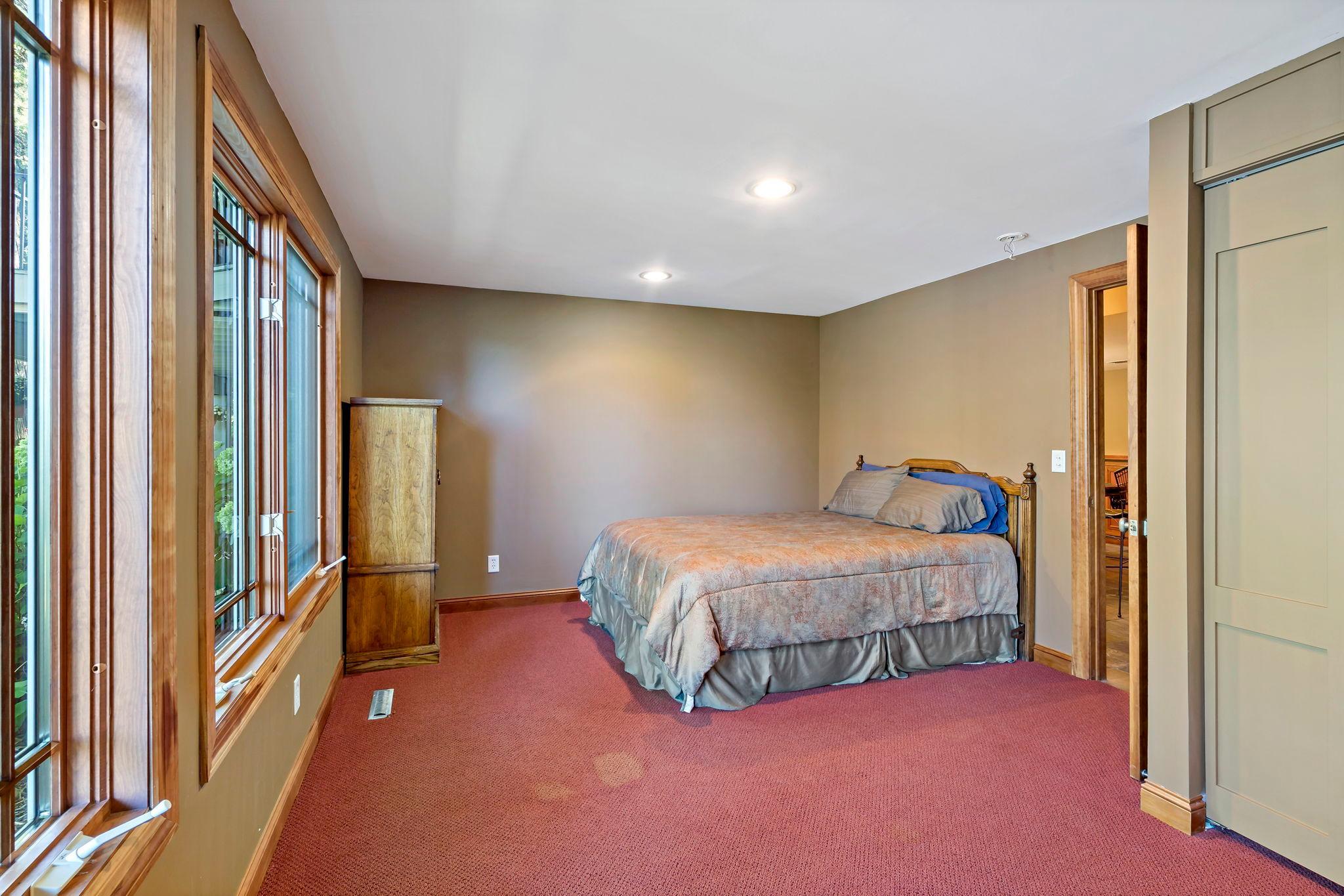 4350 River Road S Property Photo 47
