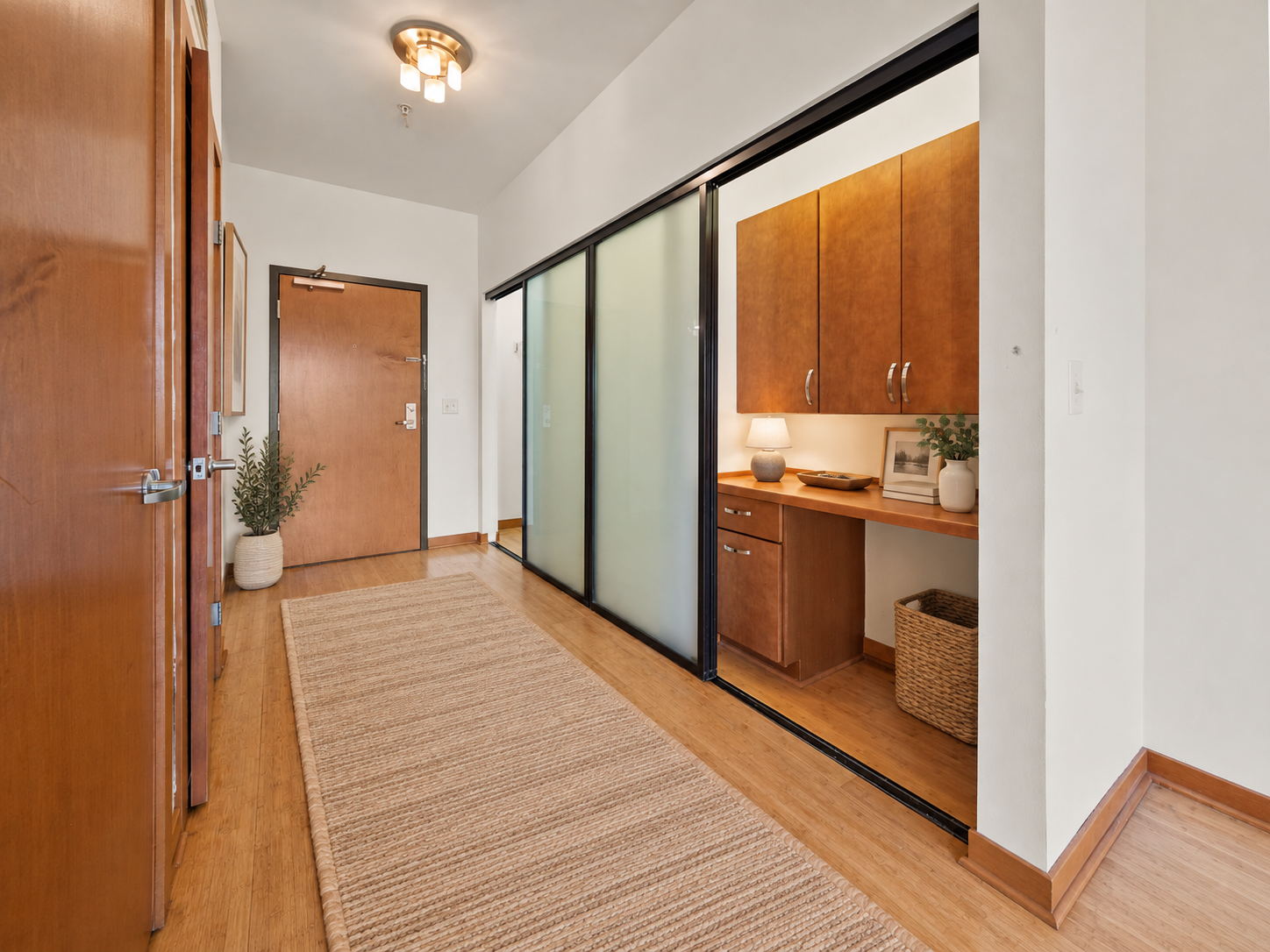 15 E Franklin Avenue 210 Property Photo 3