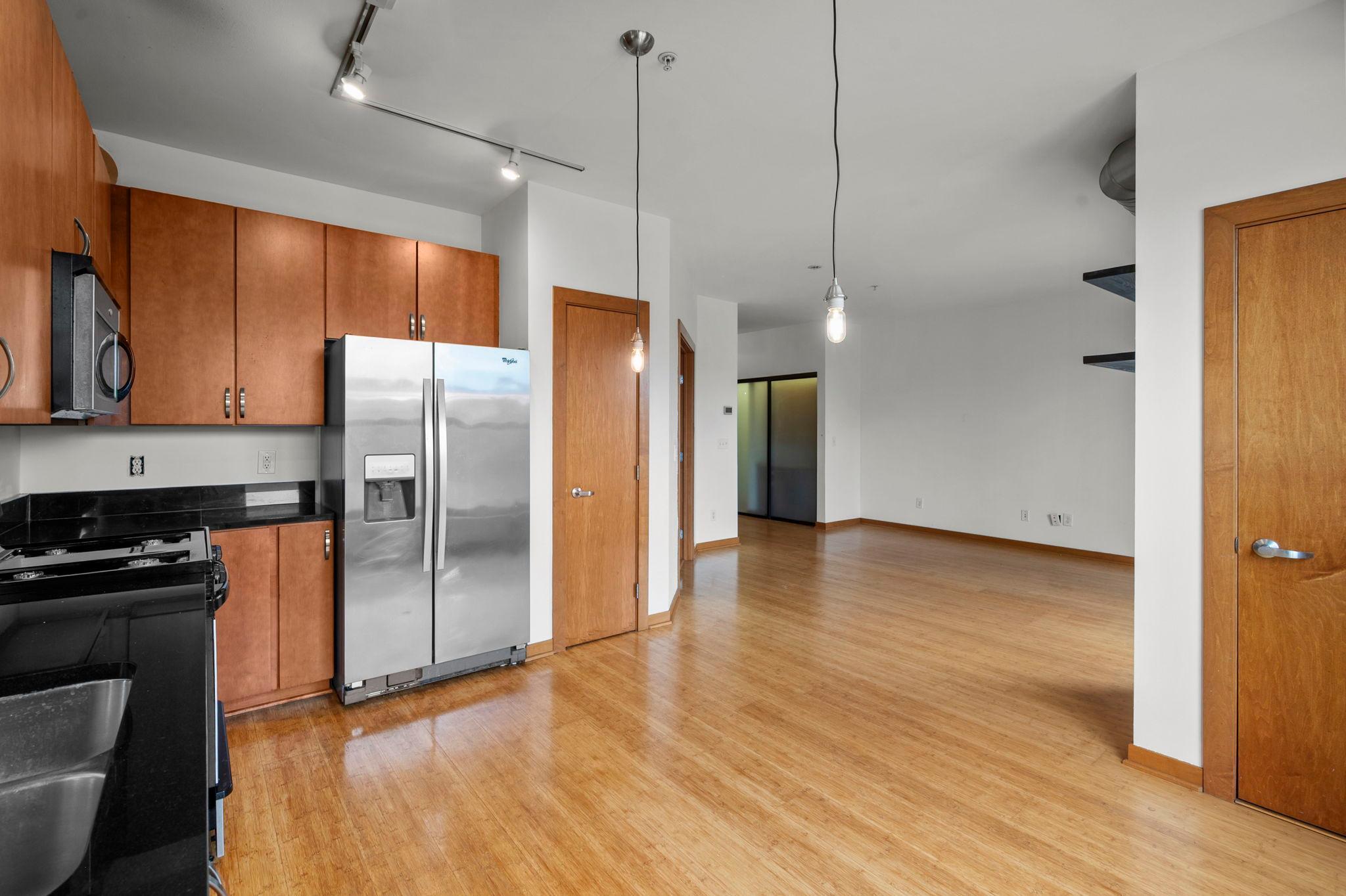15 E Franklin Avenue 210 Property Photo 7